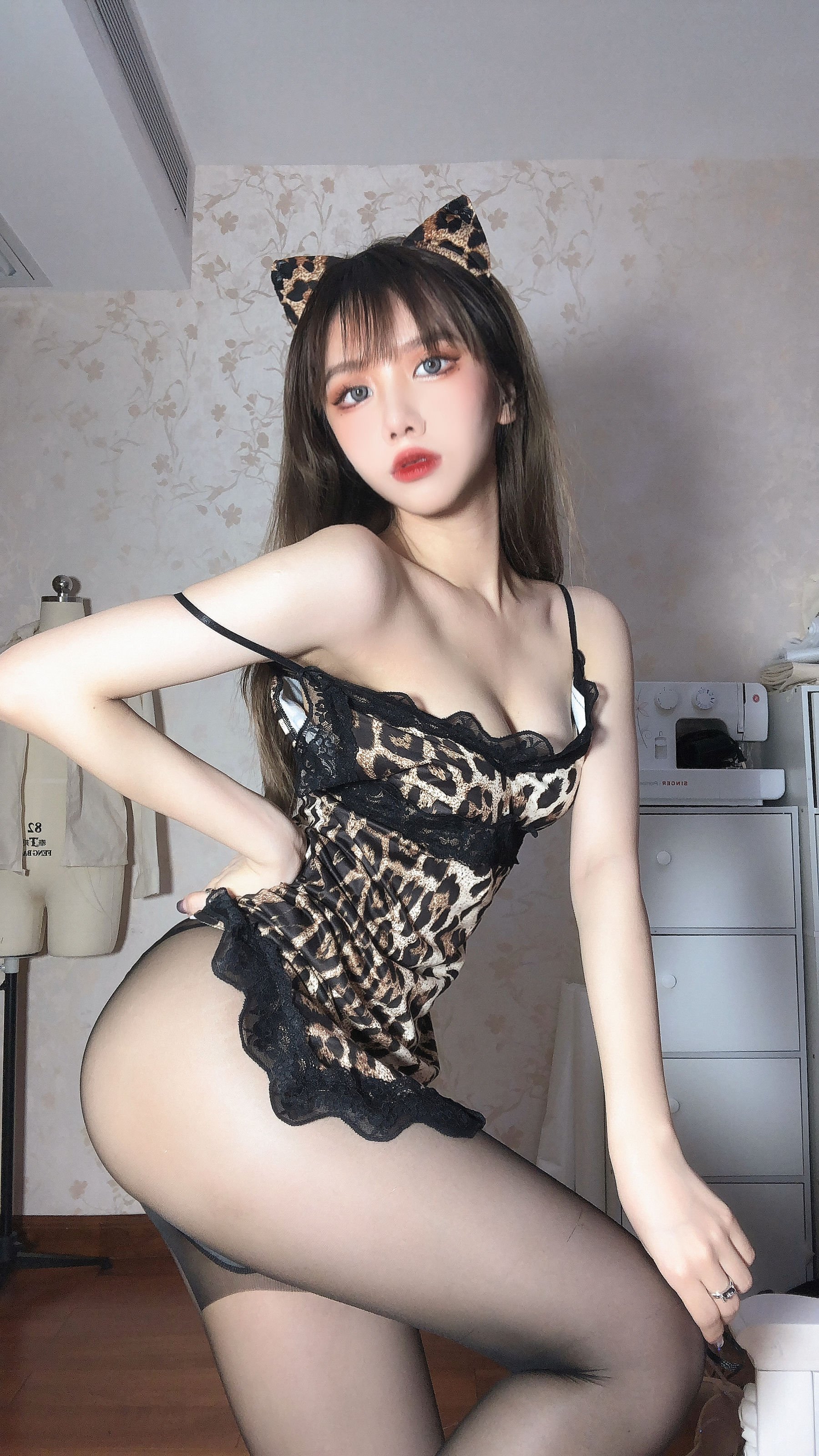 动漫博主果咩酱w – 豹女姐姐 [25P]
