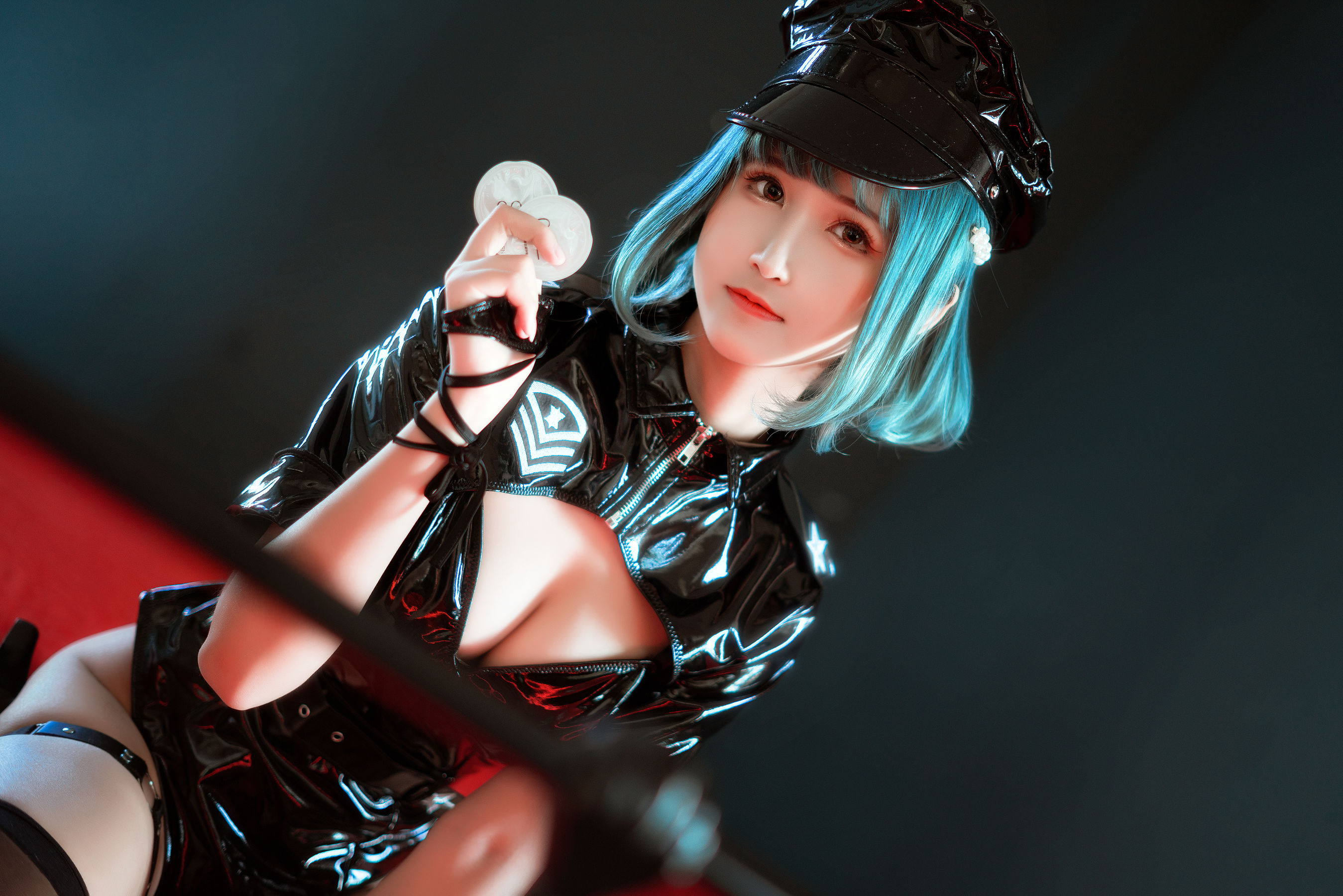 微博妹子三度_69 – 女警 [20P]