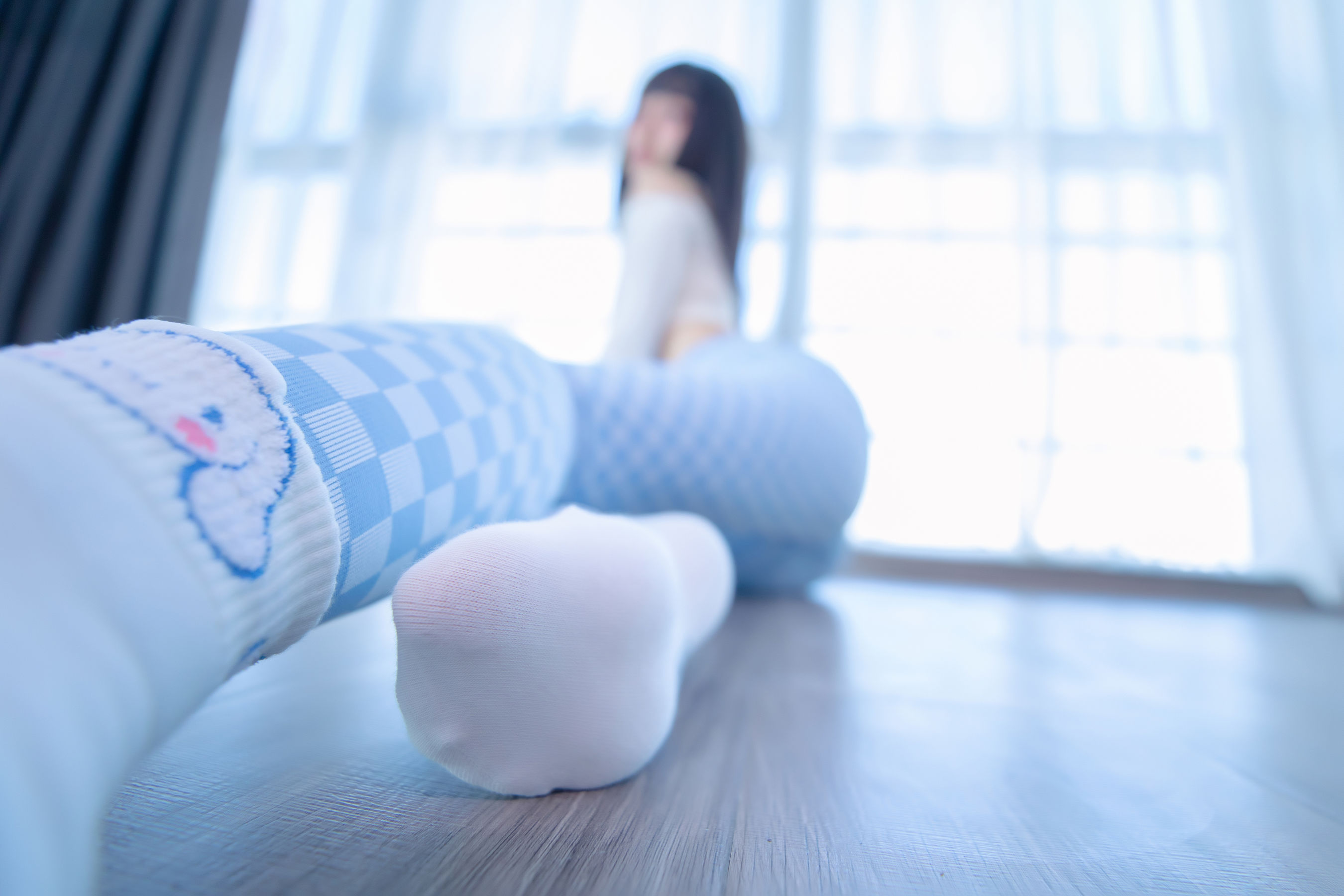 萝莉神楽板真冬 – 蓝白格 [75P]
