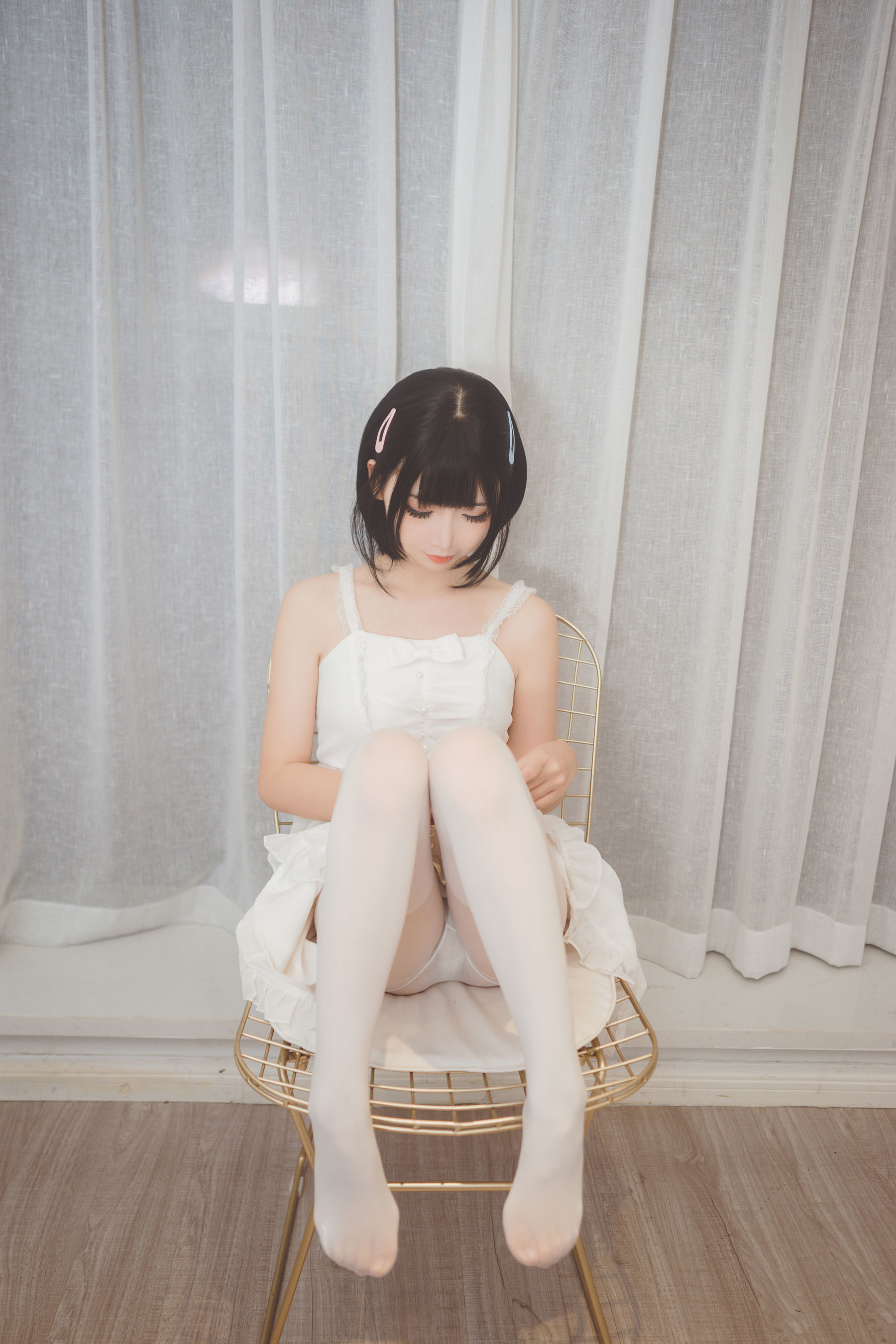 [萝莉COS] 面饼仙儿 – 白色空间 [9P]