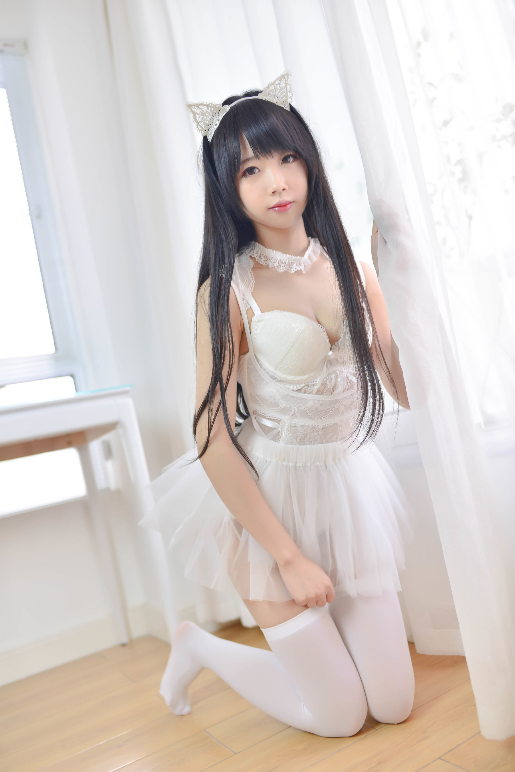 [萝莉COS] 雪琪SAMA – 猫系少女白猫 [31P]