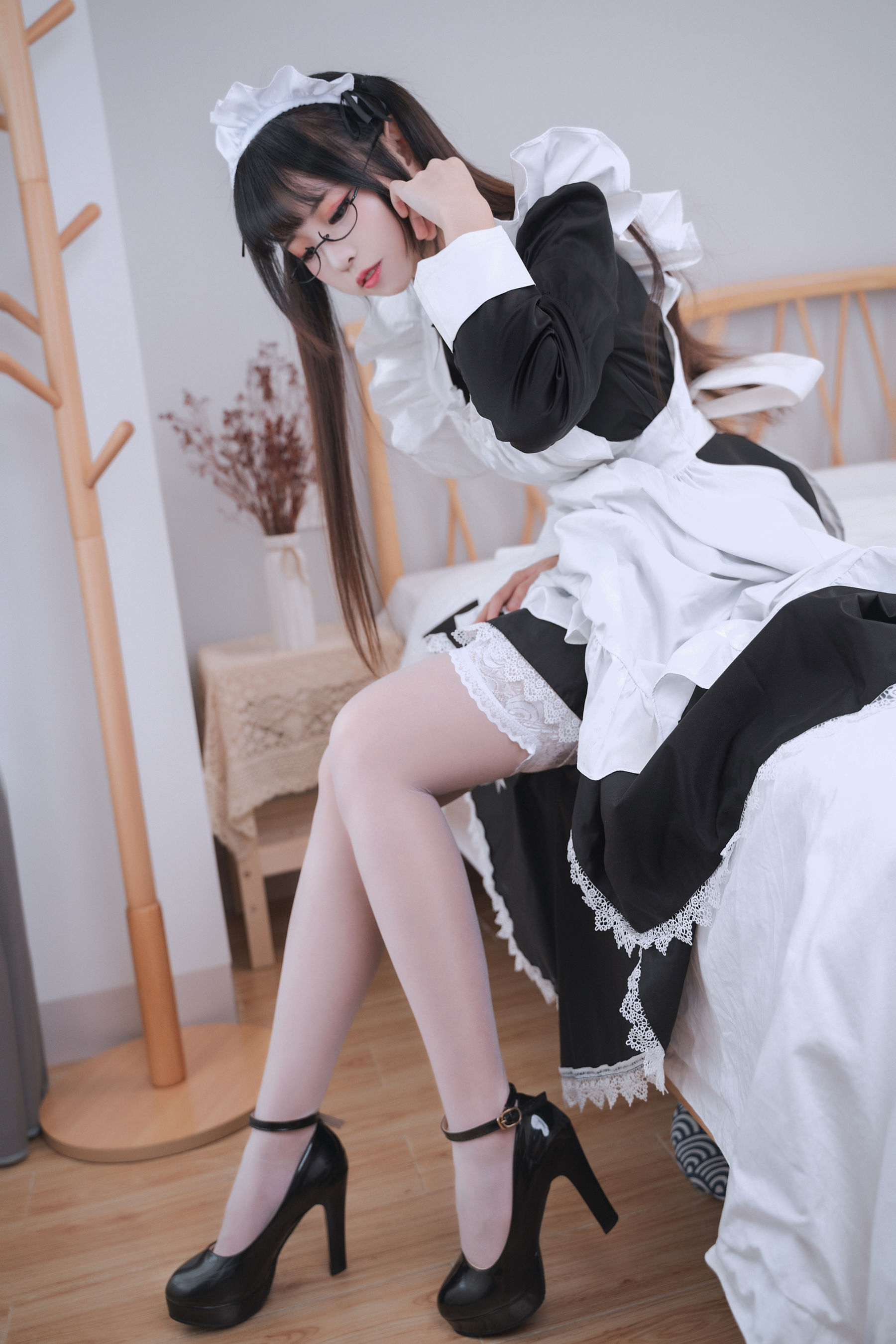 miko酱ww – 女仆 [23P]