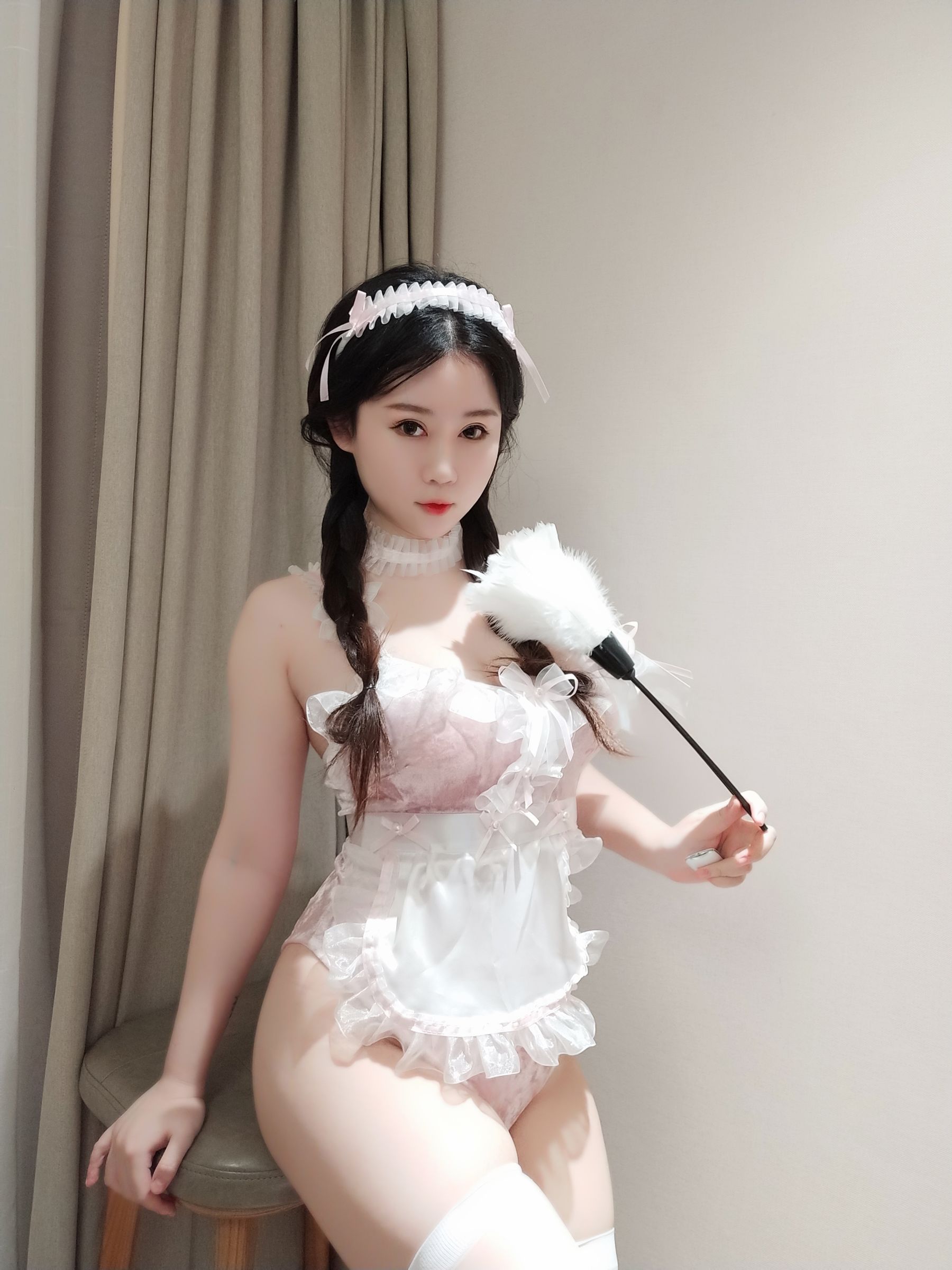 蜜桃少女是依酱呀 – 冬季女友 [45P]