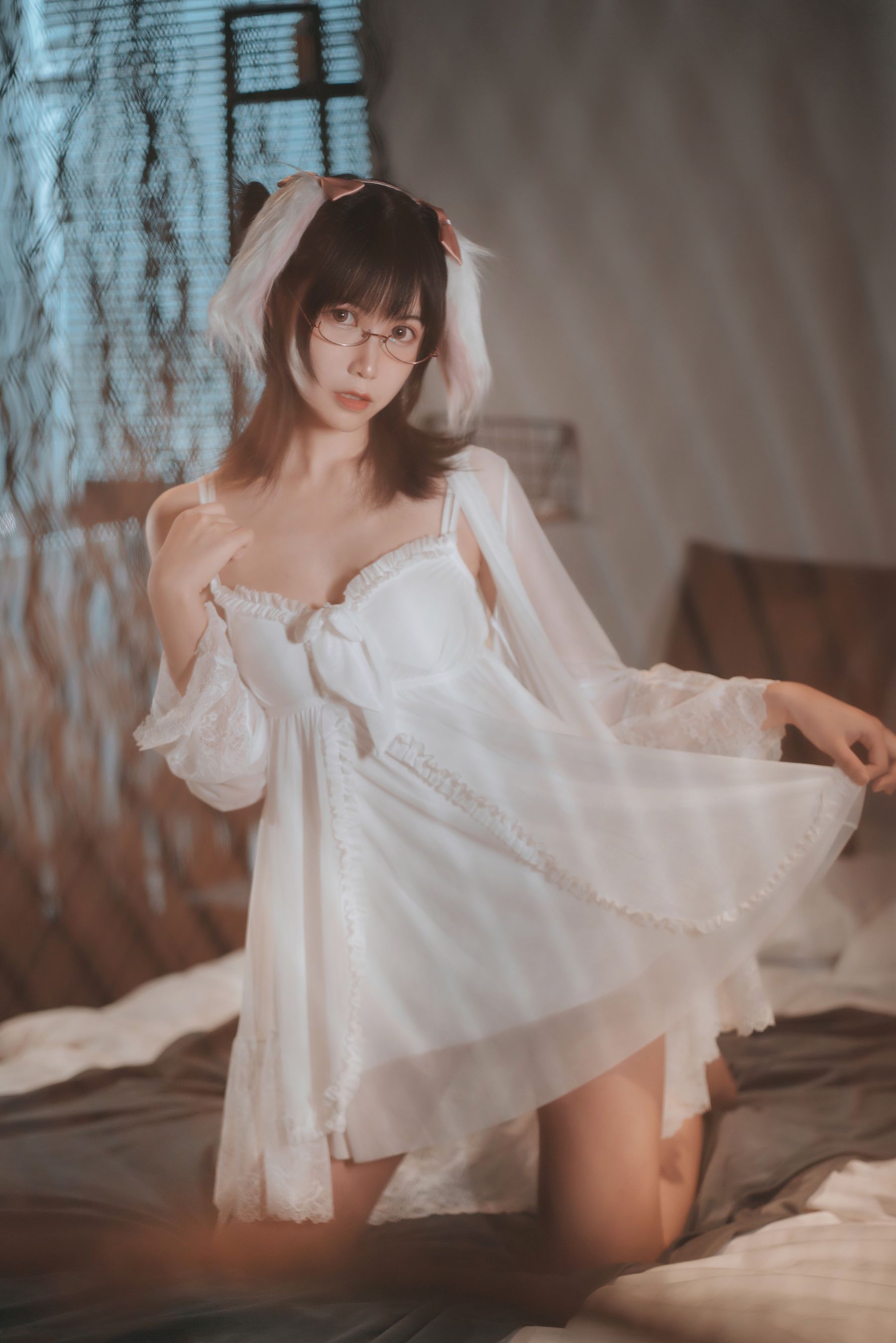 COSER美女逐月su 睡衣兔子 [28P]