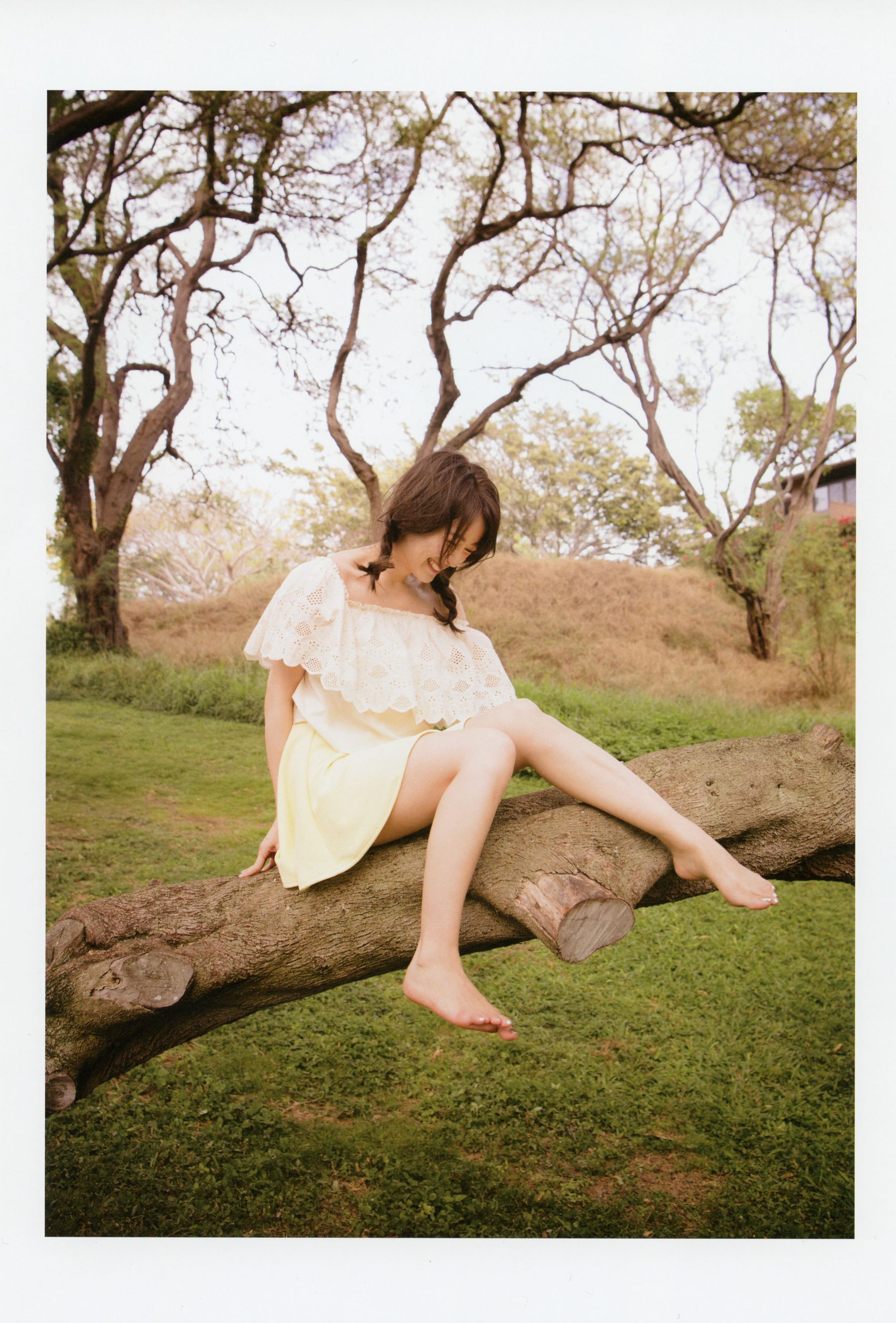 Rika Izumi 泉里香 1st Photobook「Rika!」 [126P]