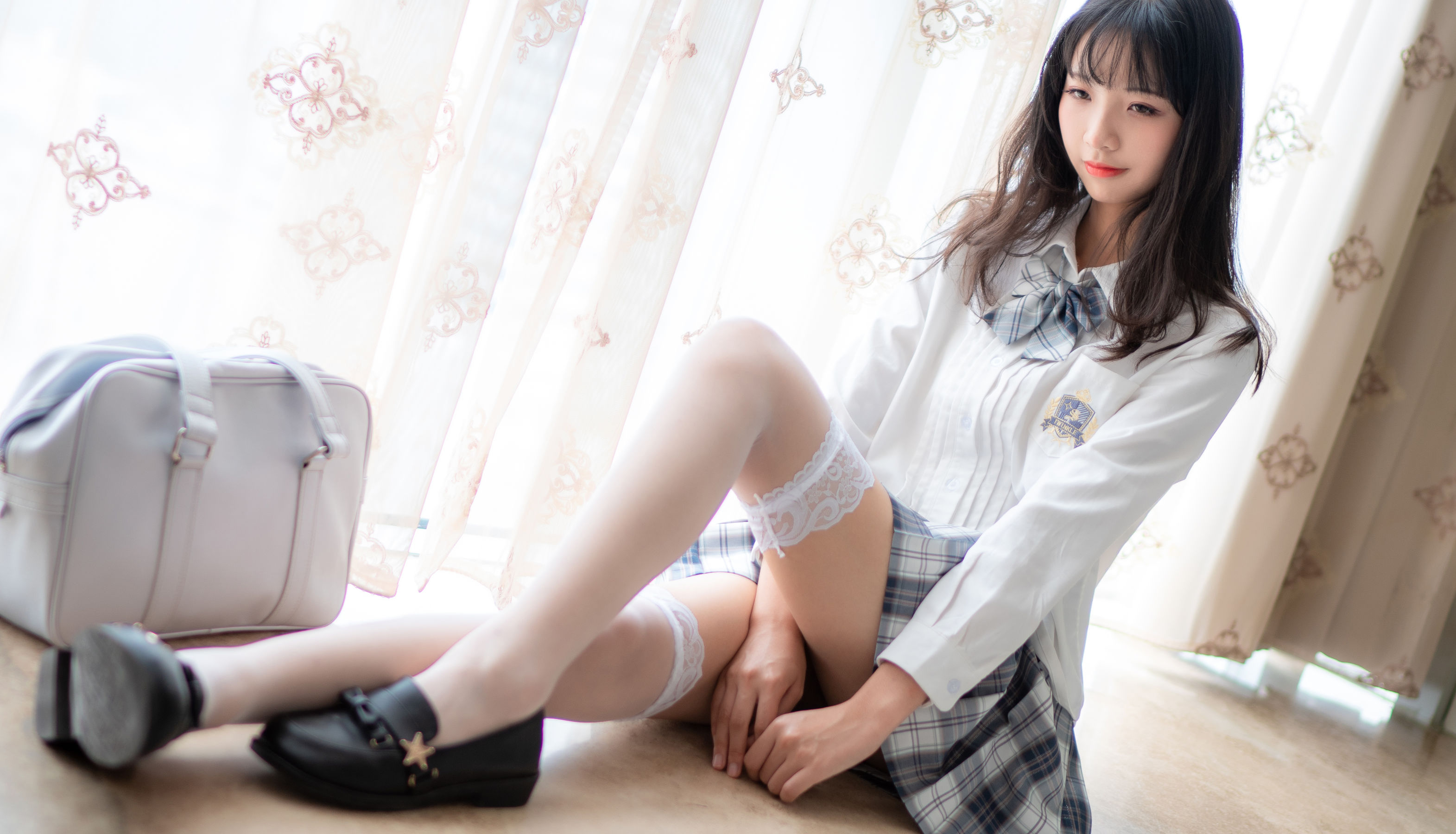 清纯妹子西瓜 – JK格子裙 [23P]