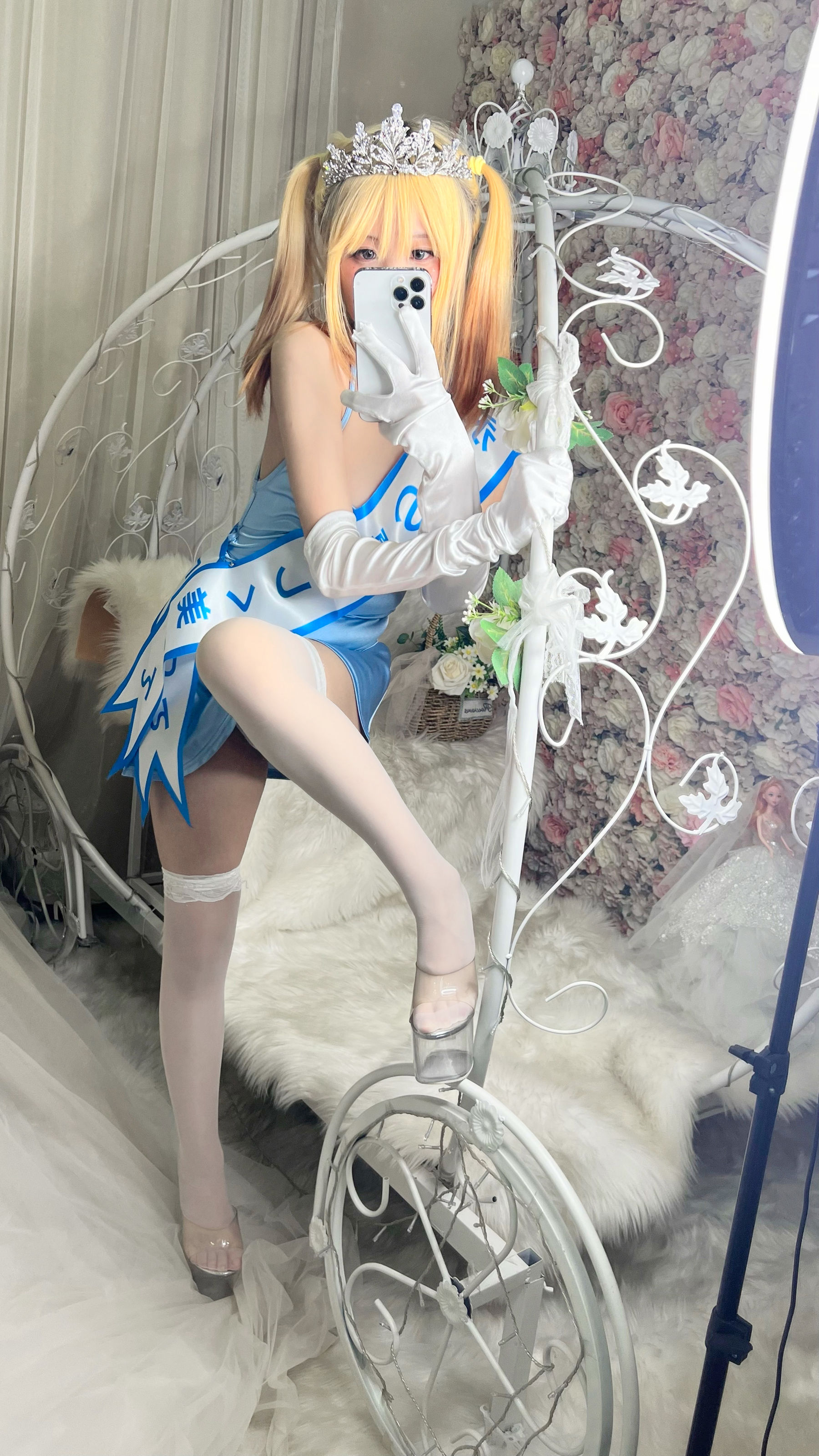 萌妹子Coser摇摇乐yoyo – 闪光色 [134P]