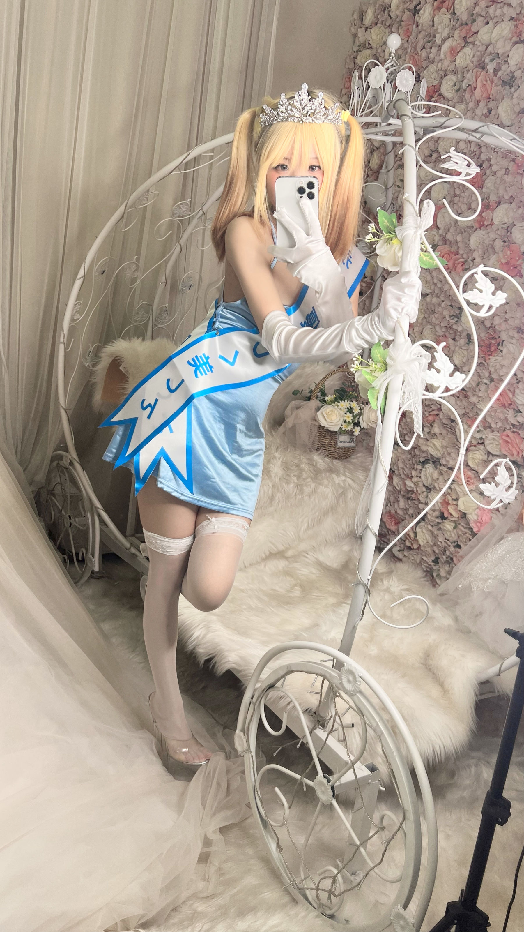 萌妹子Coser摇摇乐yoyo – 闪光色 [134P]