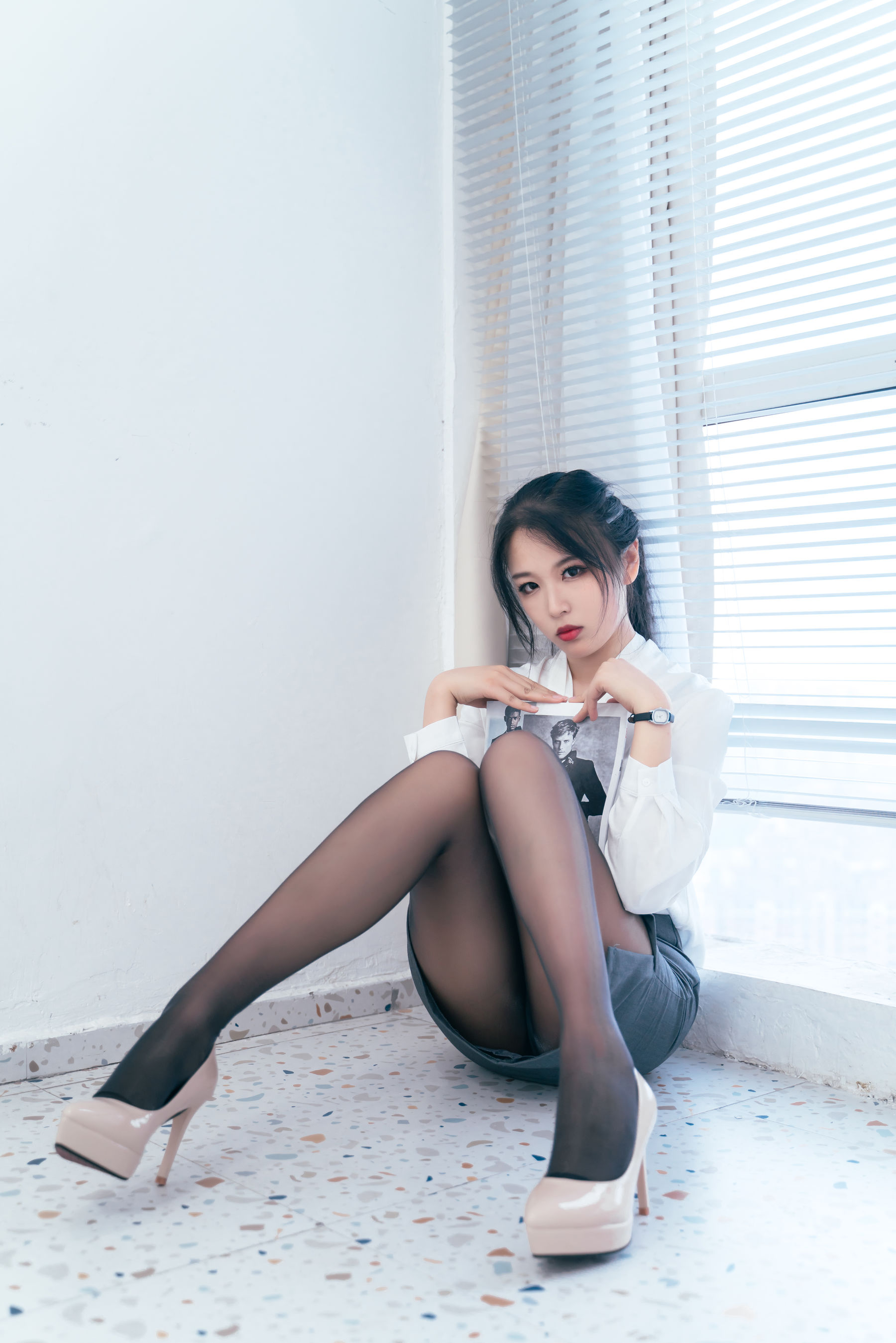 轩萧学姐 – OL私袜诱惑 [34P]