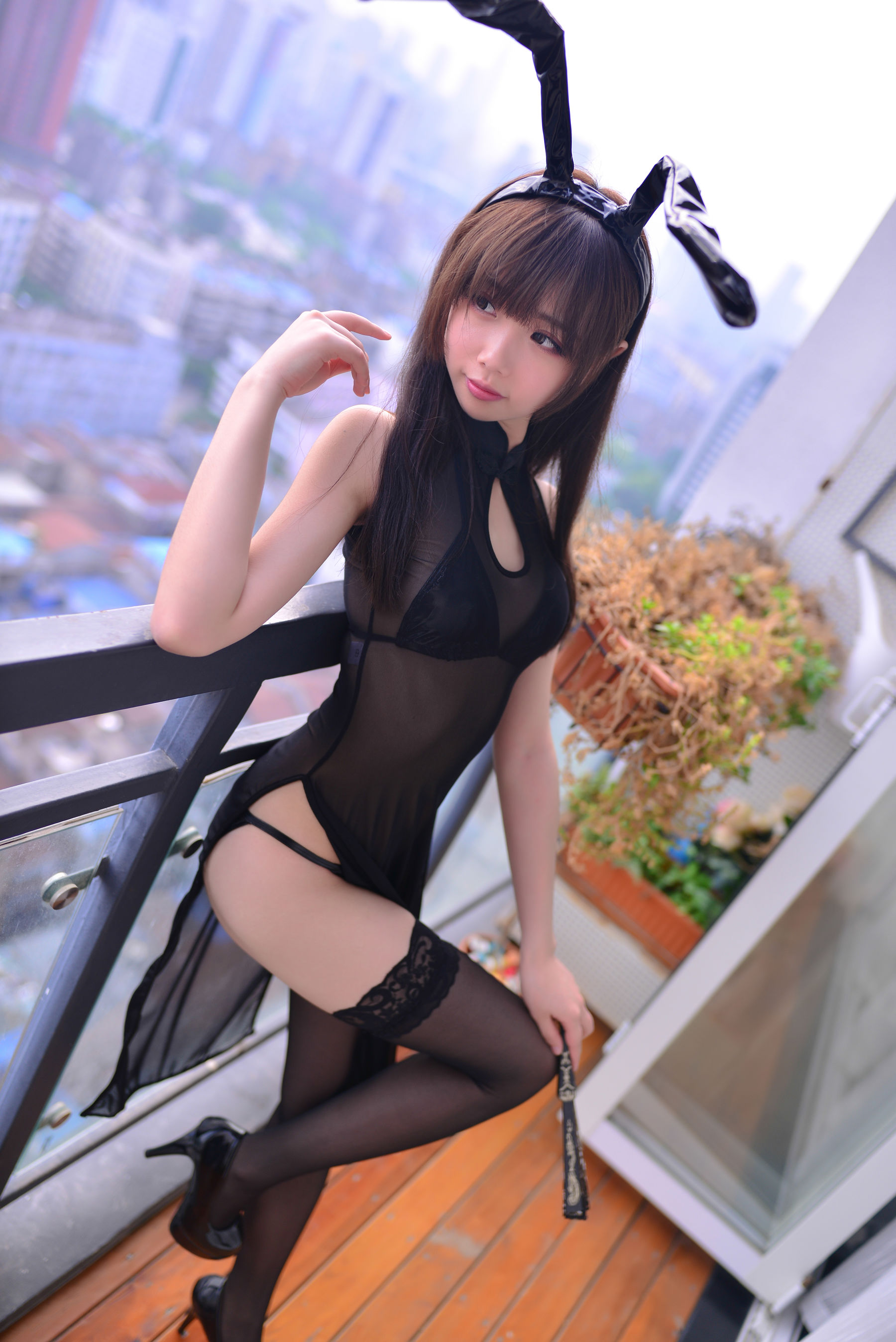 [Cosplay写真] Cos小姐姐雪琪 – 黑透旗袍兔耳 [35P]