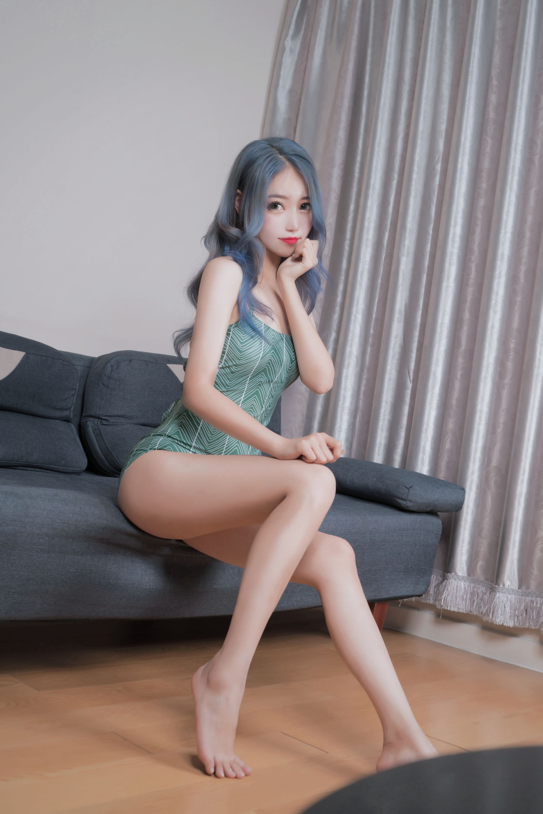 eloise软软 – 泳衣 [16P]