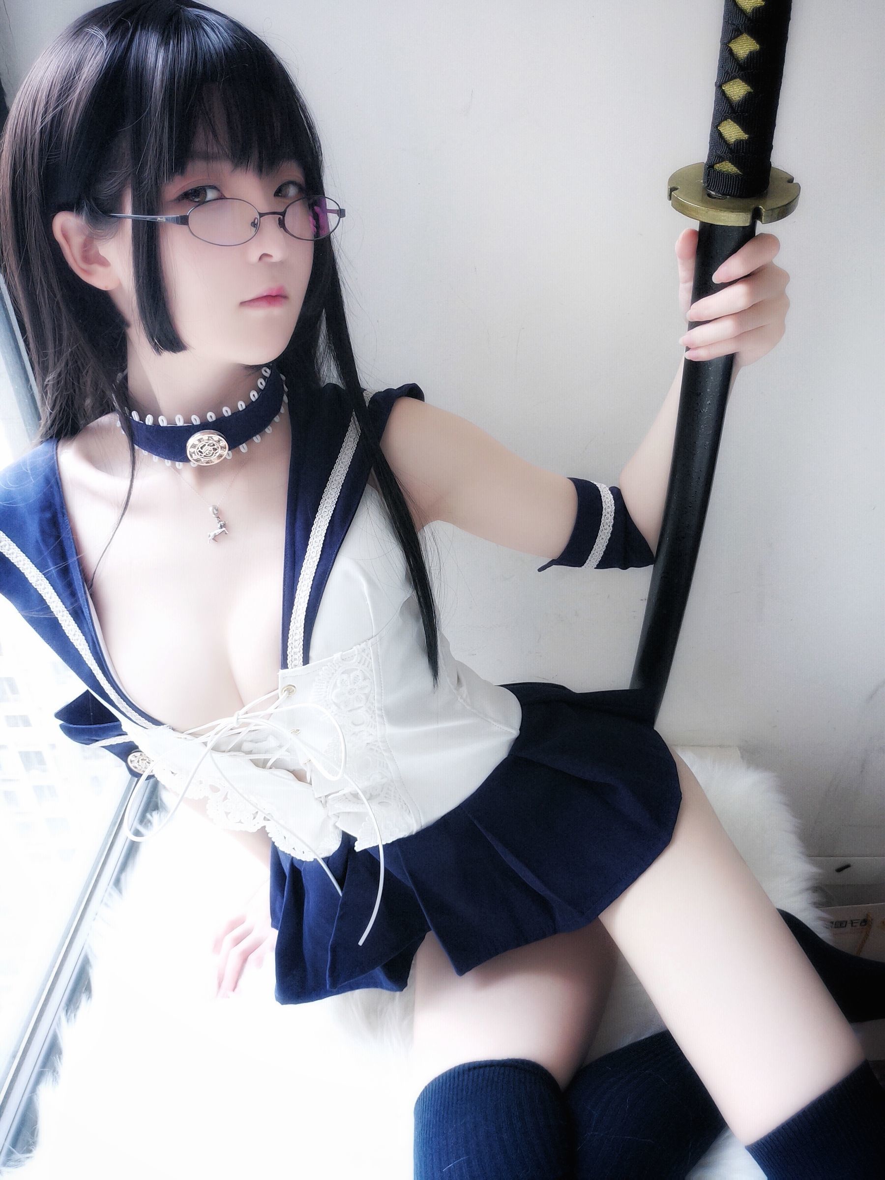 [萝莉COS] 一小央泽 – 武士刀与水手服 [20P]