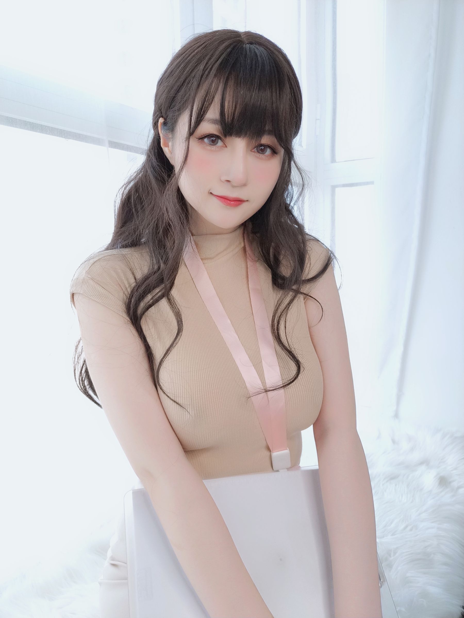 Coser小姐姐白银 – 会社の後輩 [19P]