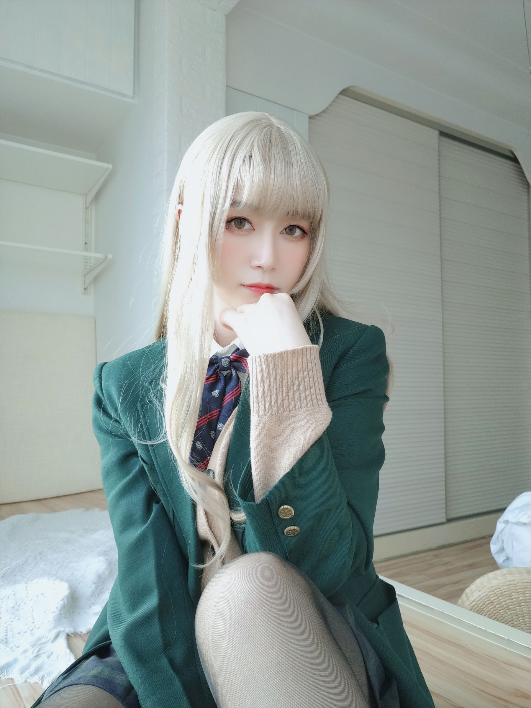 Coser小姐姐白银 – 灰色空间 [88P]