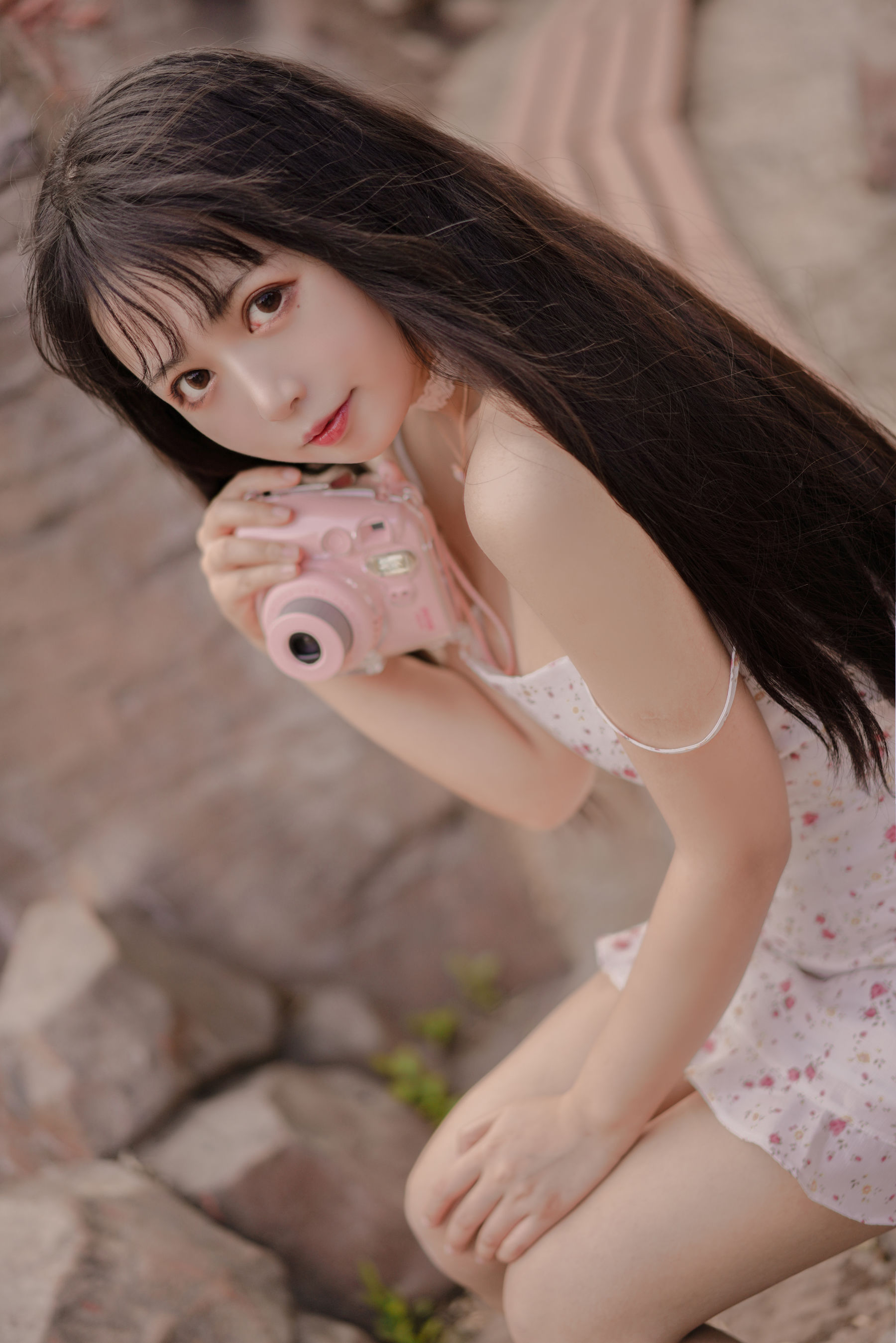 [Cosplay写真] 大眼萌妹黑猫猫OvO – 风 [26P]