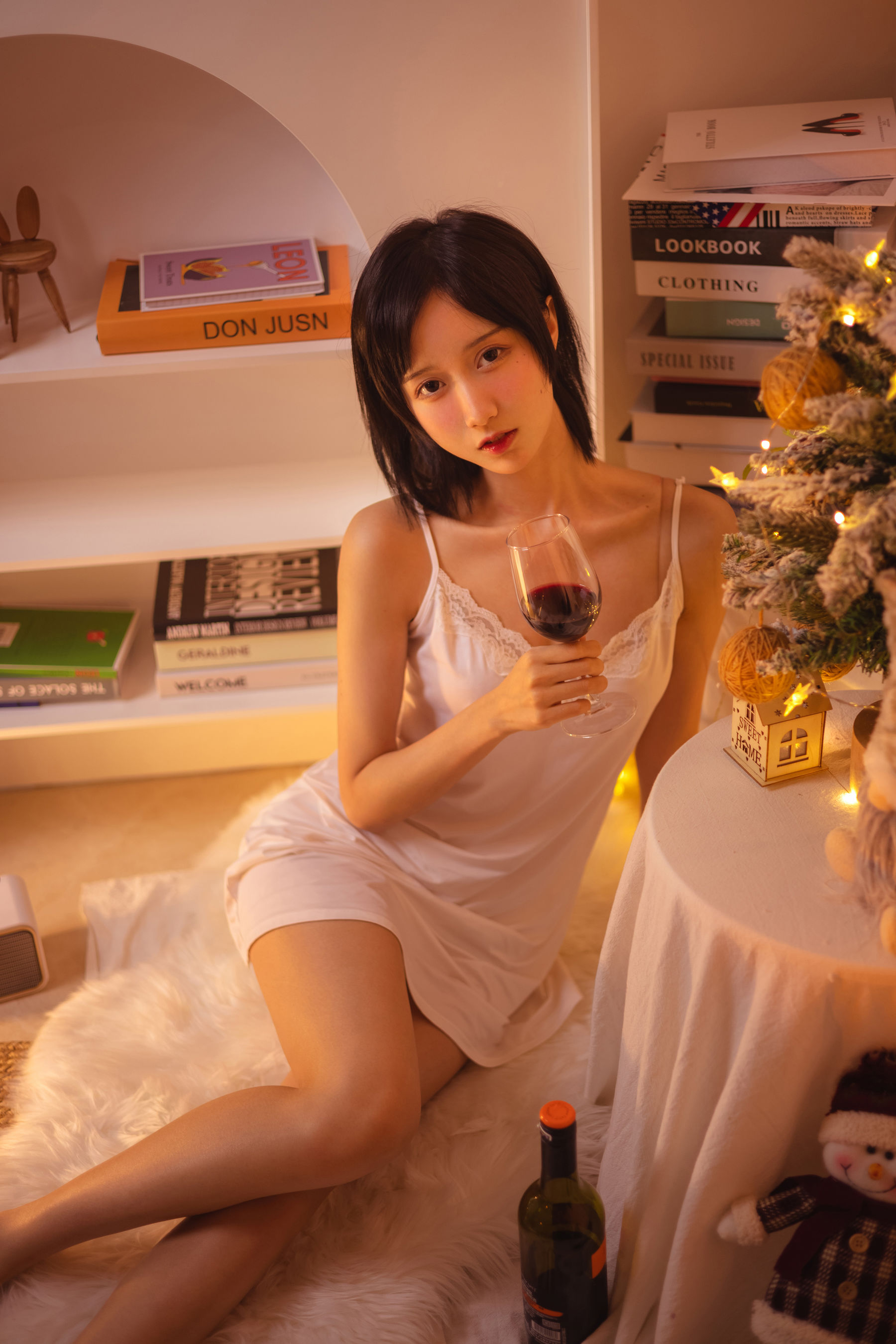 萌系小姐姐木绵绵OwO – 红酒好喝 [28P]