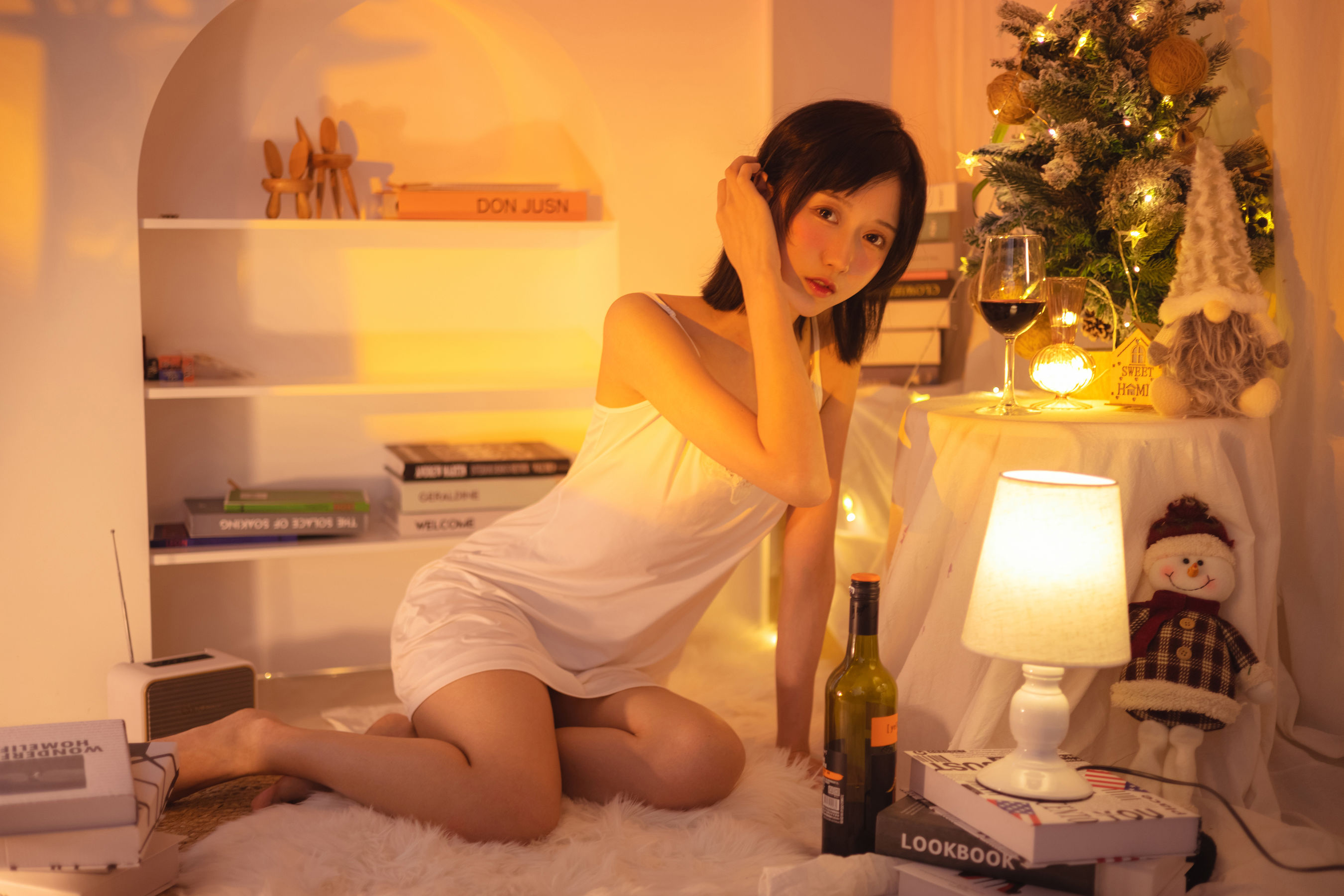 萌系小姐姐木绵绵OwO – 红酒好喝 [28P]