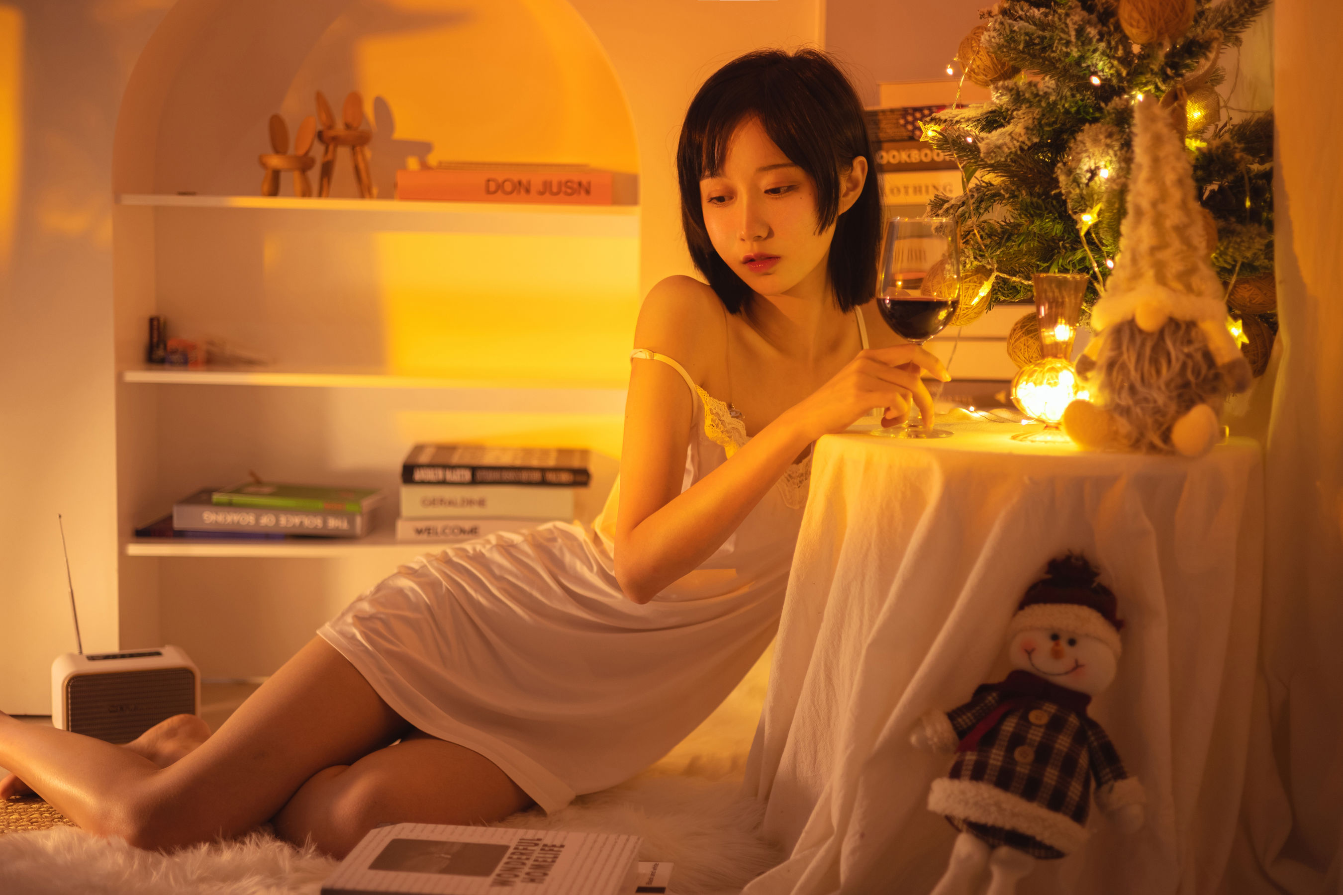 萌系小姐姐木绵绵OwO – 红酒好喝 [28P]