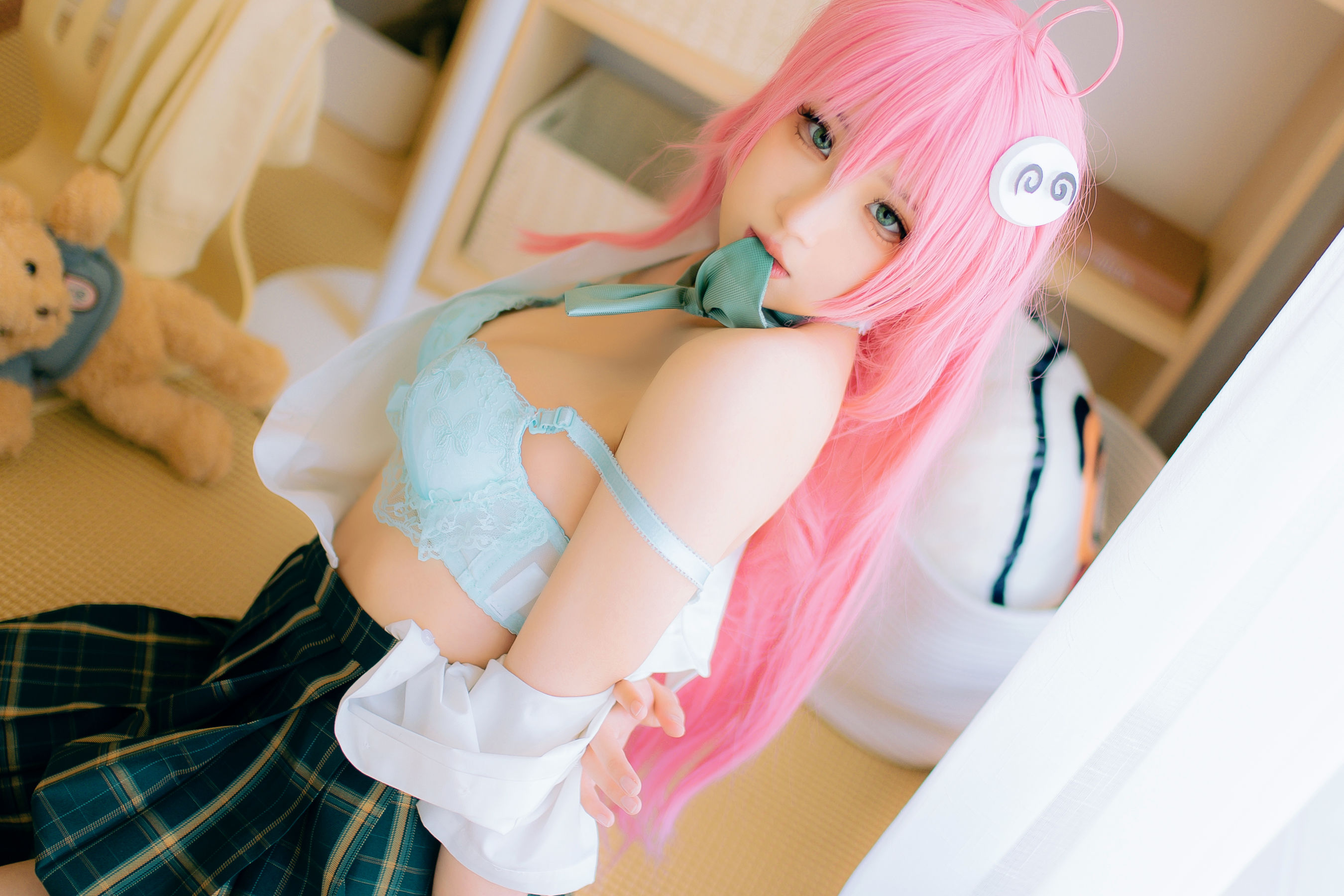 瓦斯塔亚小龙虾 – 校服 [17P]