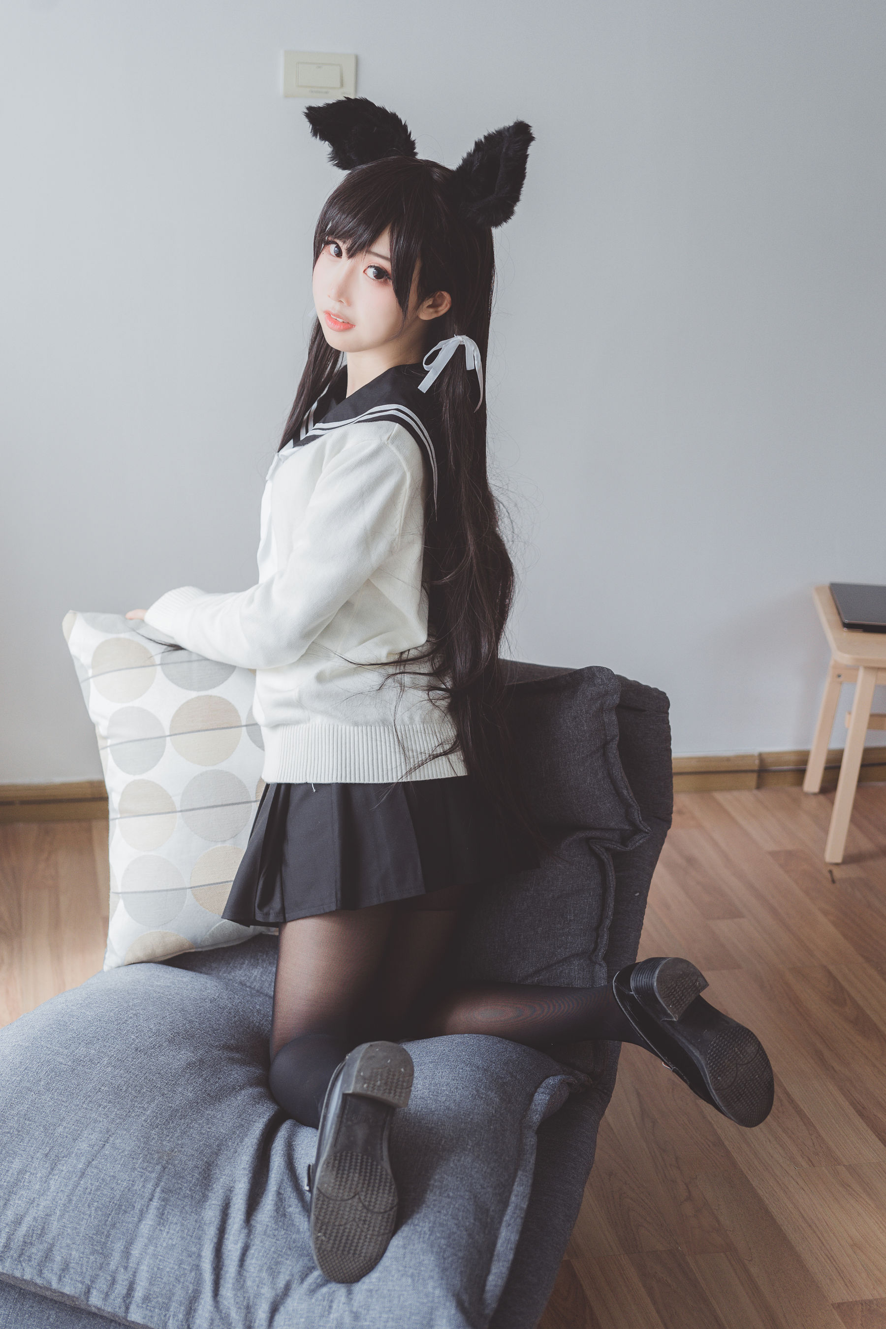 [Cosplay写真] 可爱人气Coser面饼仙儿 – 制服爱宕 [16P]