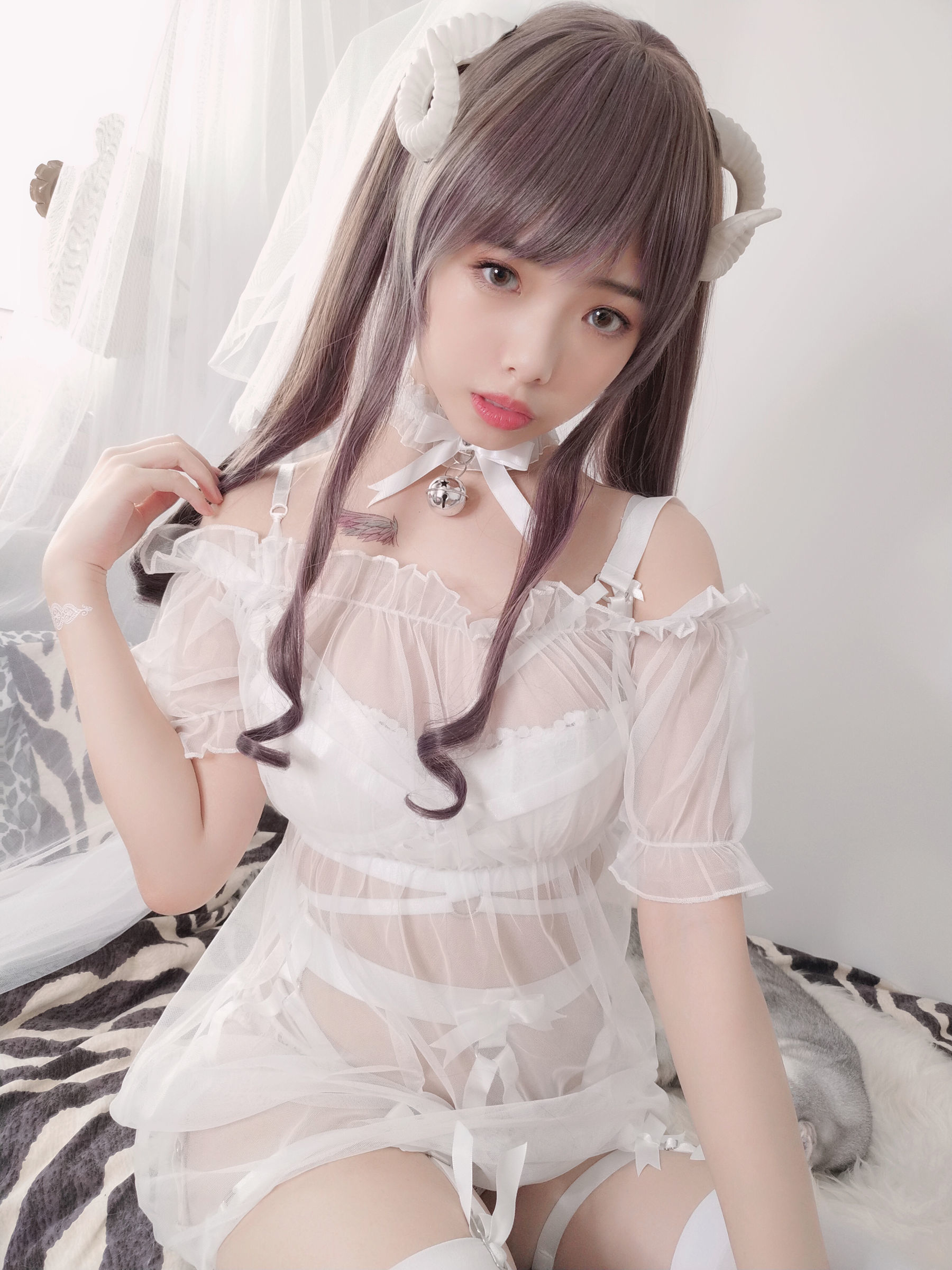 [萝莉COS] 雯妹 – 白色小绵羊 [42P]