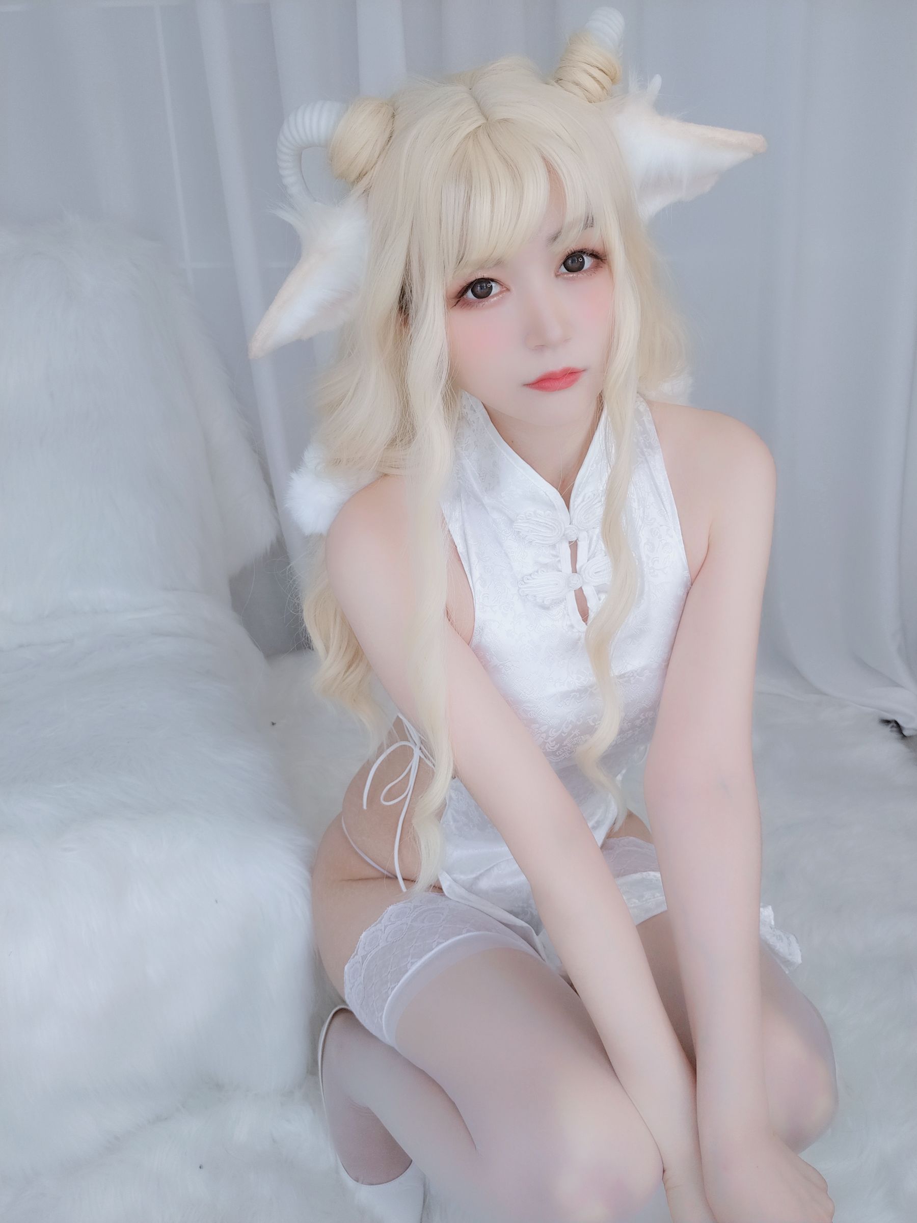 Coser小姐姐白银 – 白旗袍 [101P]