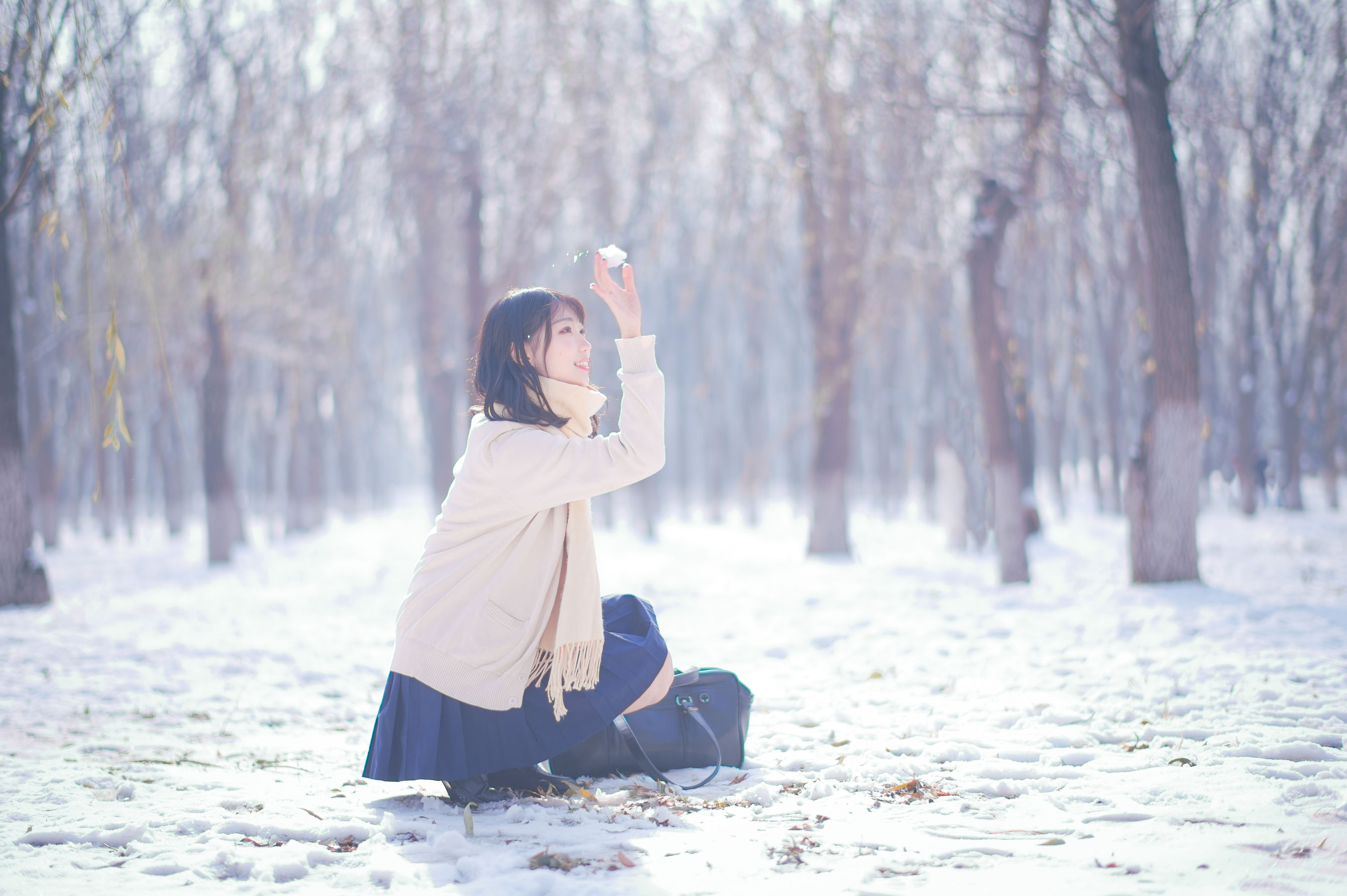周叽是可爱兔兔 – 雪景JK [15P]