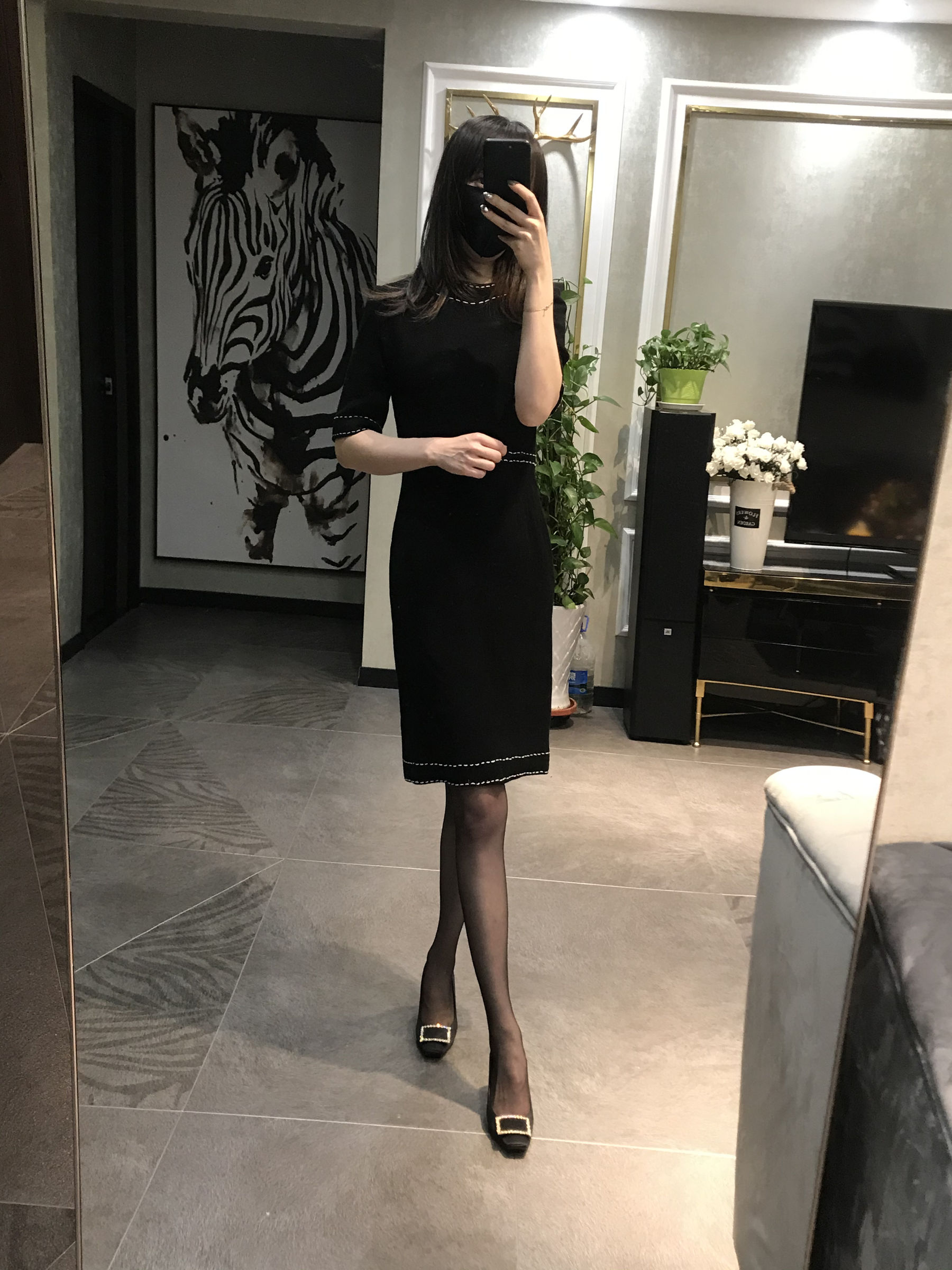 丝足博主麋鹿_Monroe 2020.04.06 难掩性感 [19P]