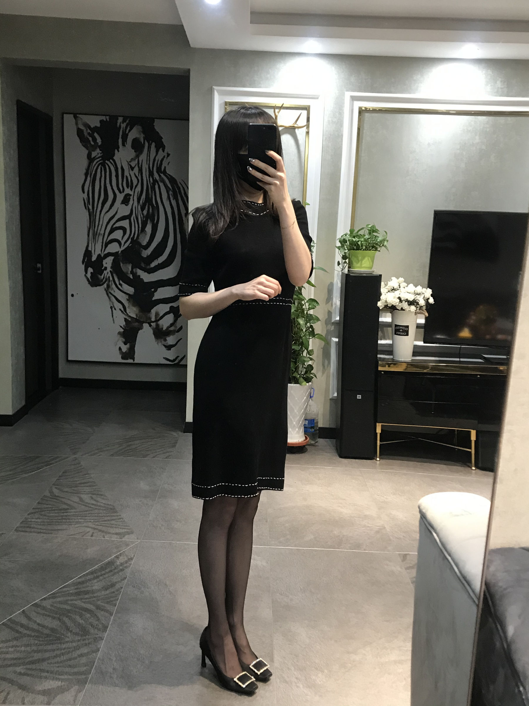 丝足博主麋鹿_Monroe 2020.04.06 难掩性感 [19P]