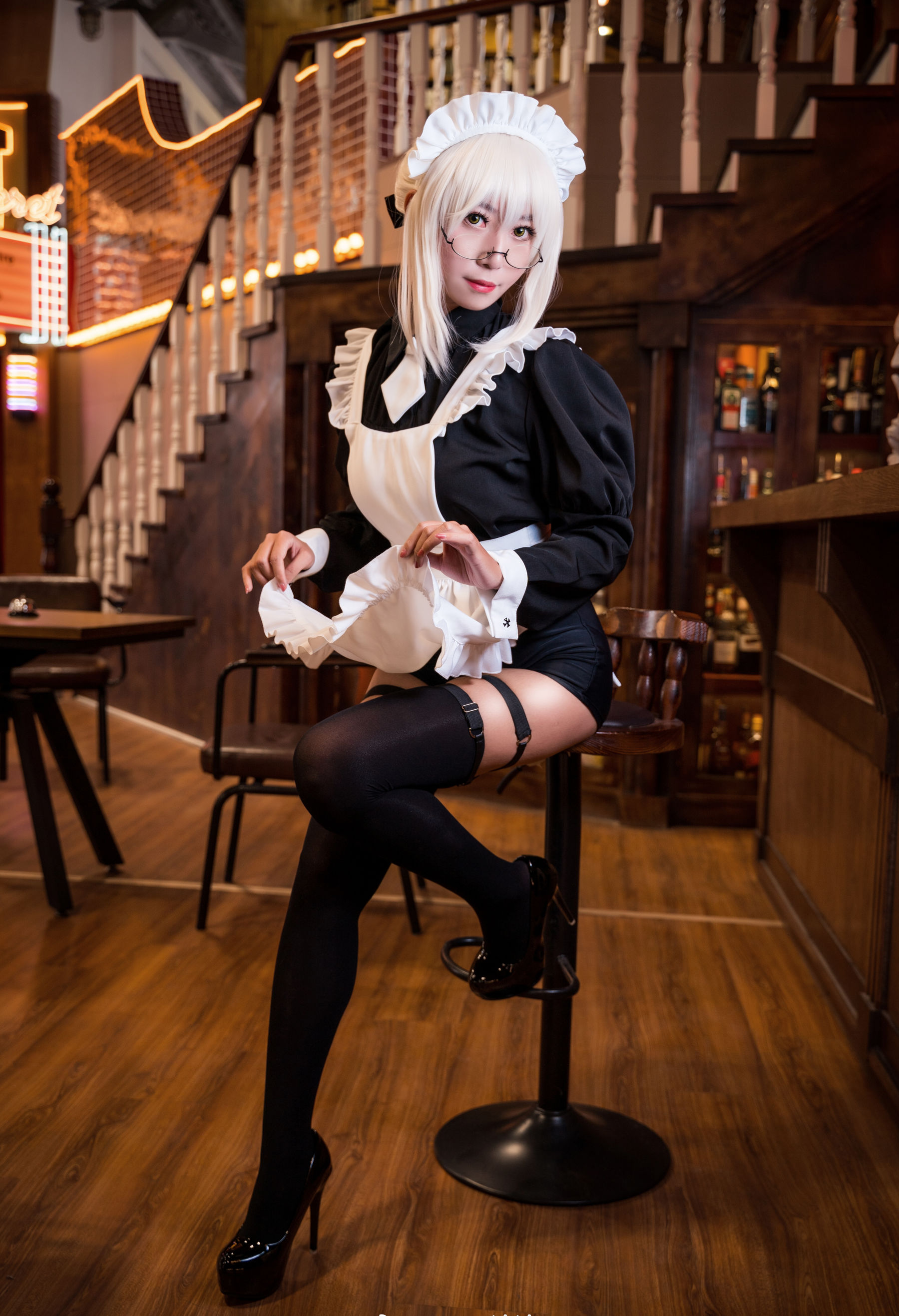 [Cosplay写真] 动漫博主Money冷冷 – 95式玉玲珑-黑呆女仆 [18P]