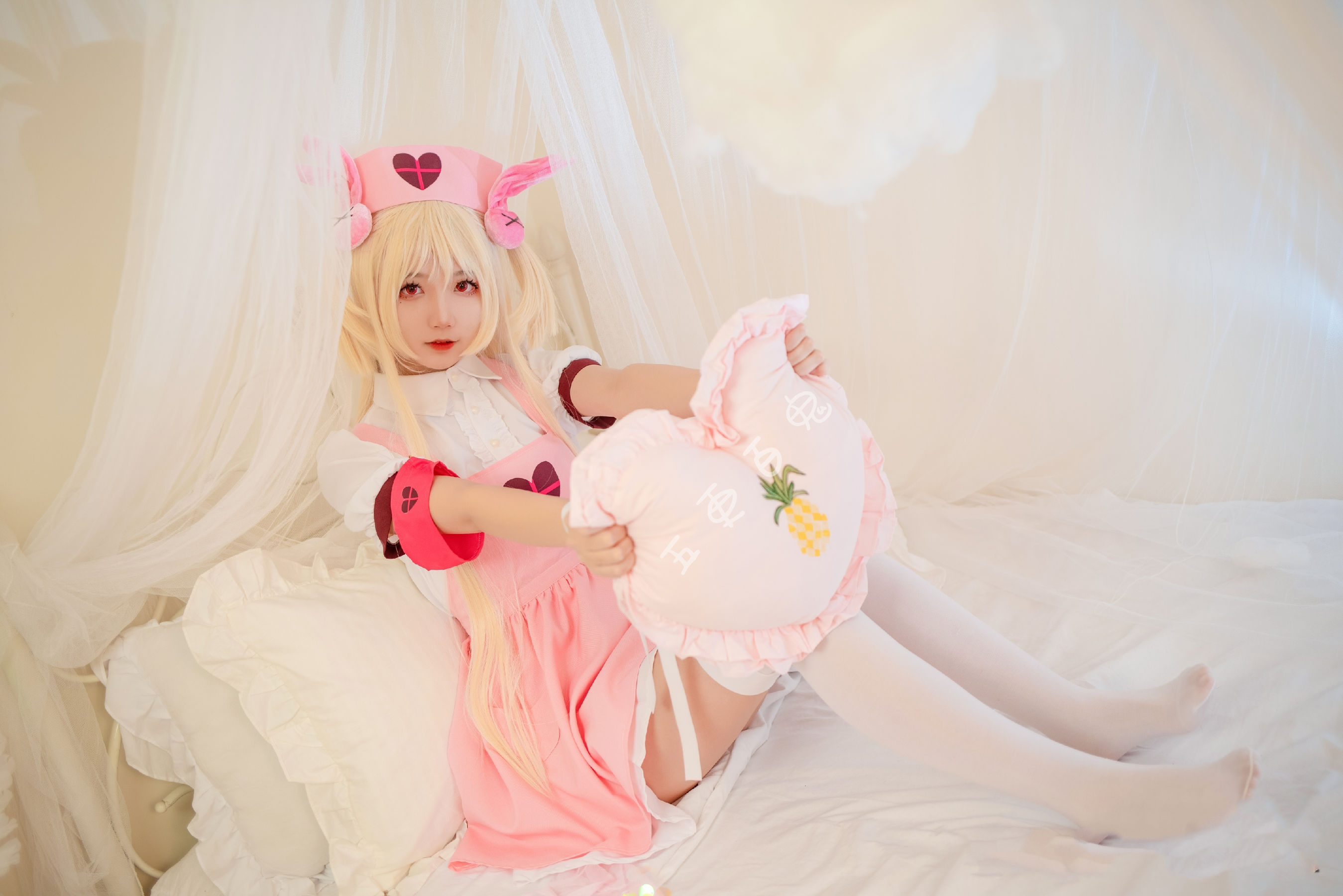[Cosplay写真] 清纯少女五更百鬼 – 小护士 [6P]