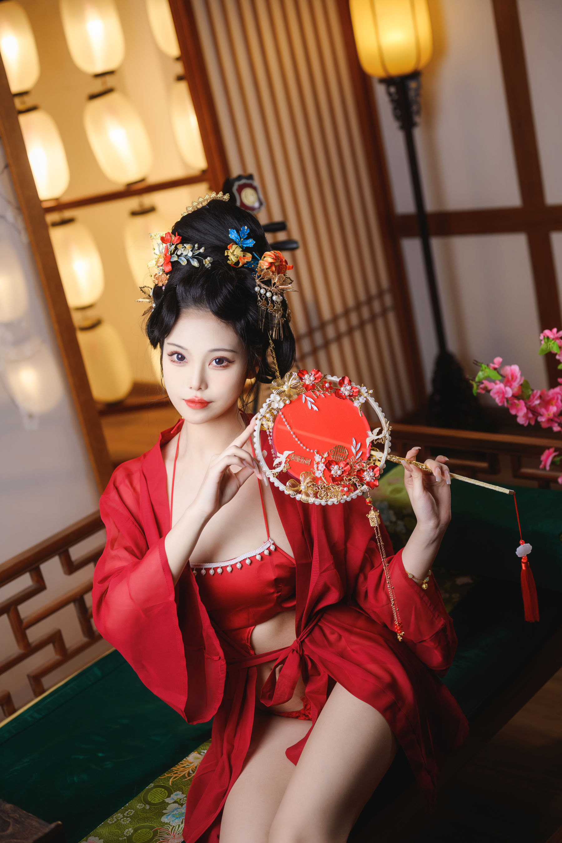 萌系小姐姐蜜汁猫裘 – 唐宫夜宴 [60P]