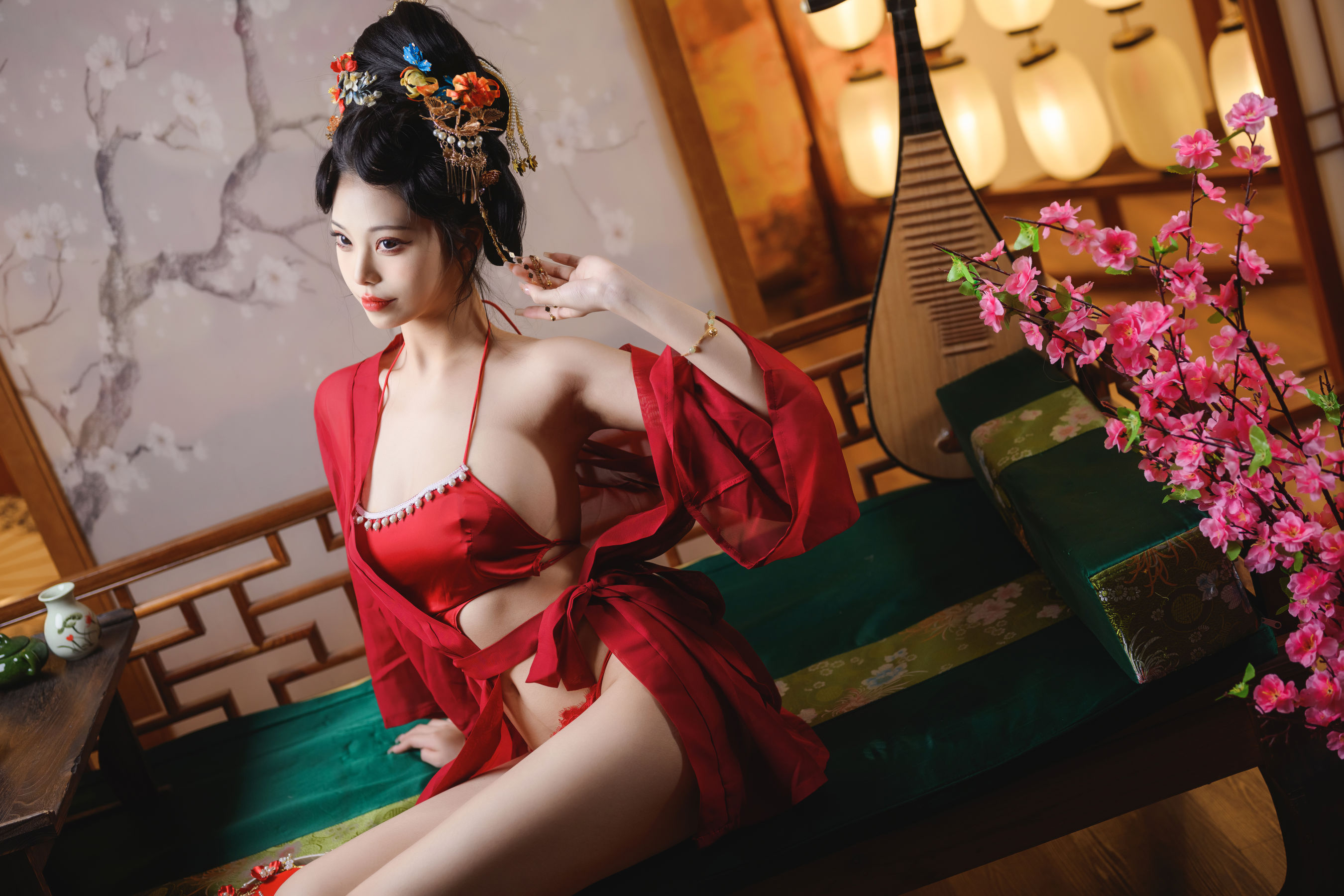 萌系小姐姐蜜汁猫裘 – 唐宫夜宴 [60P]