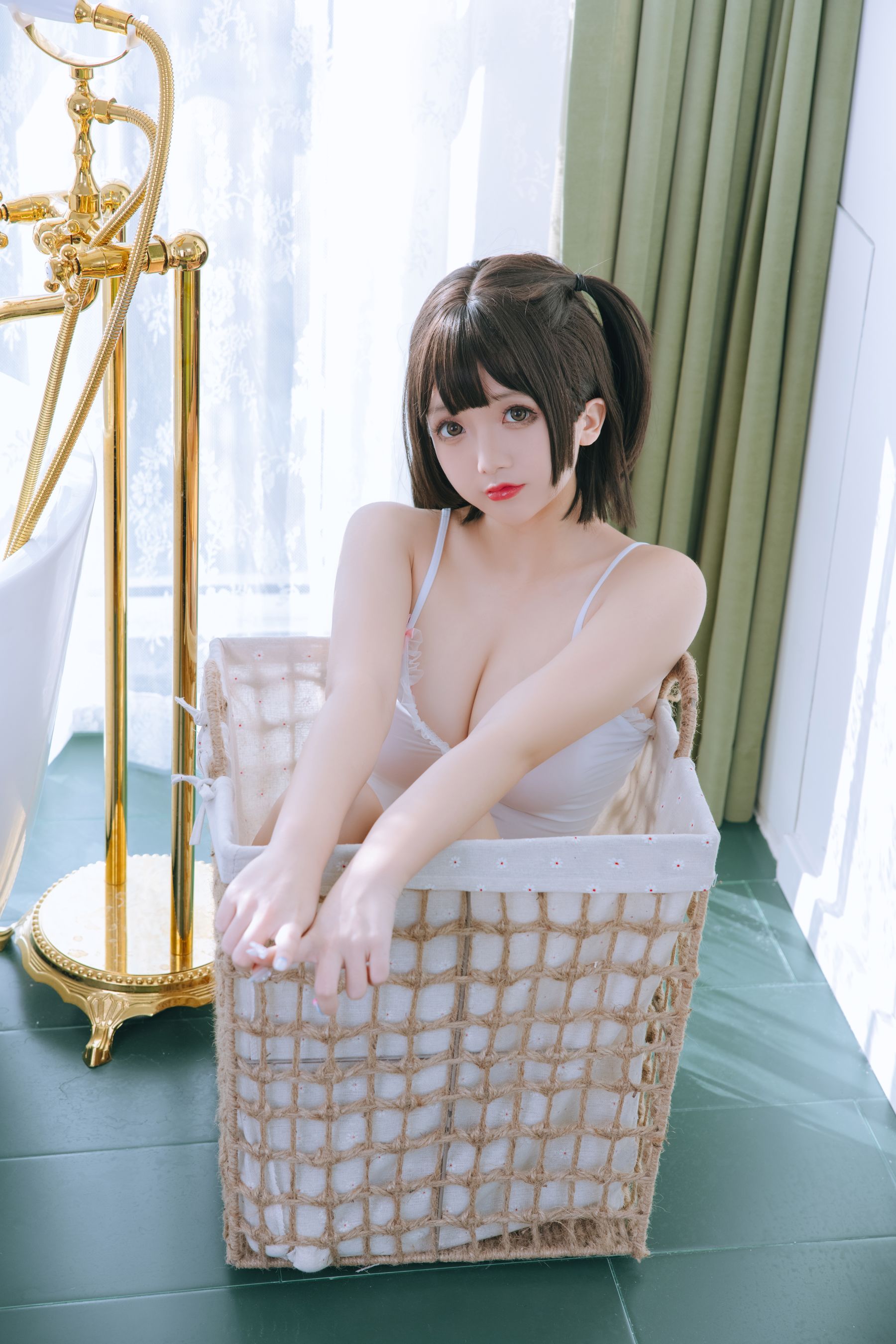 Cosplay日奈娇 – 湿身小白裙 [91P]