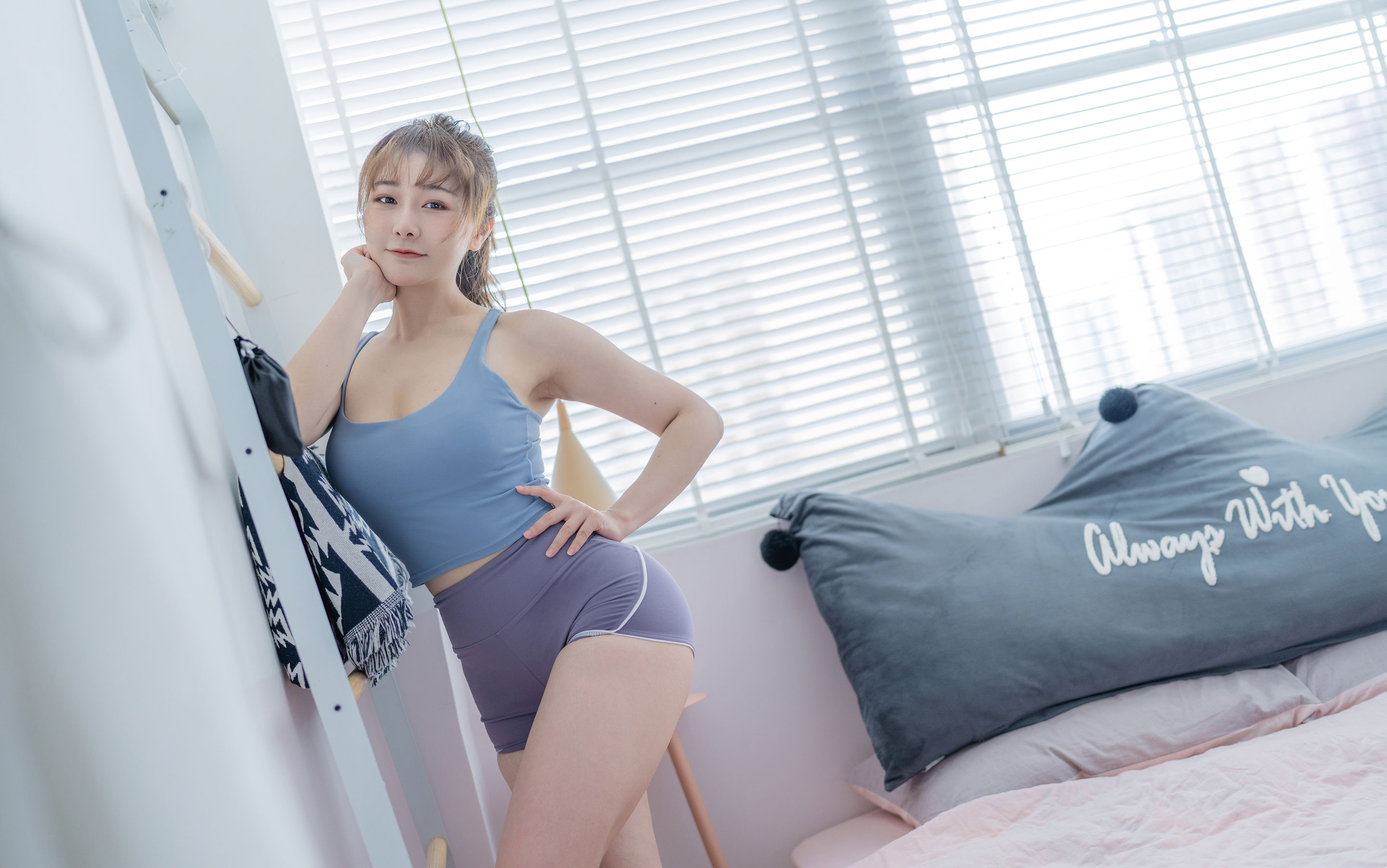 性感Coser三刀刀Miido – 有氧服 [11P]