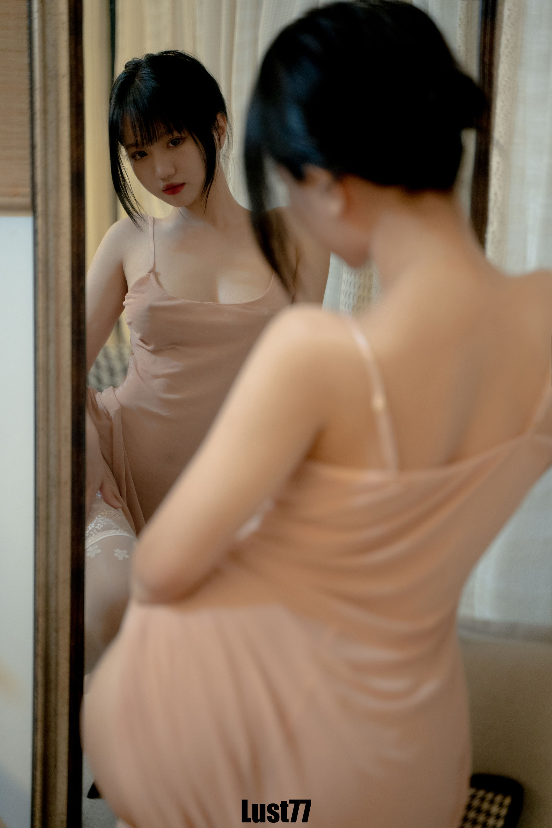 动漫博主柒柒要乖哦 – 雾纱裙 [61P]