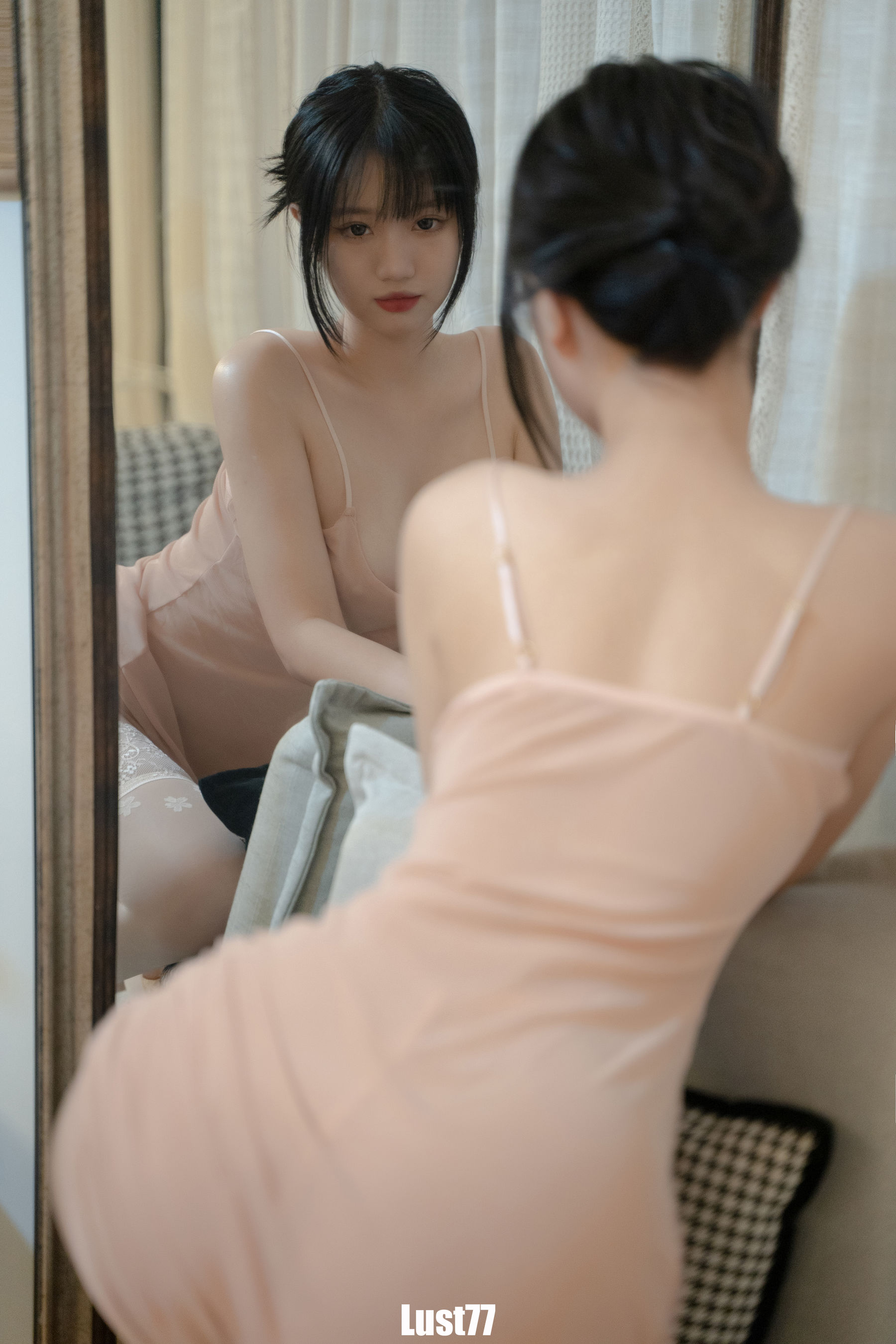 动漫博主柒柒要乖哦 – 雾纱裙 [61P]