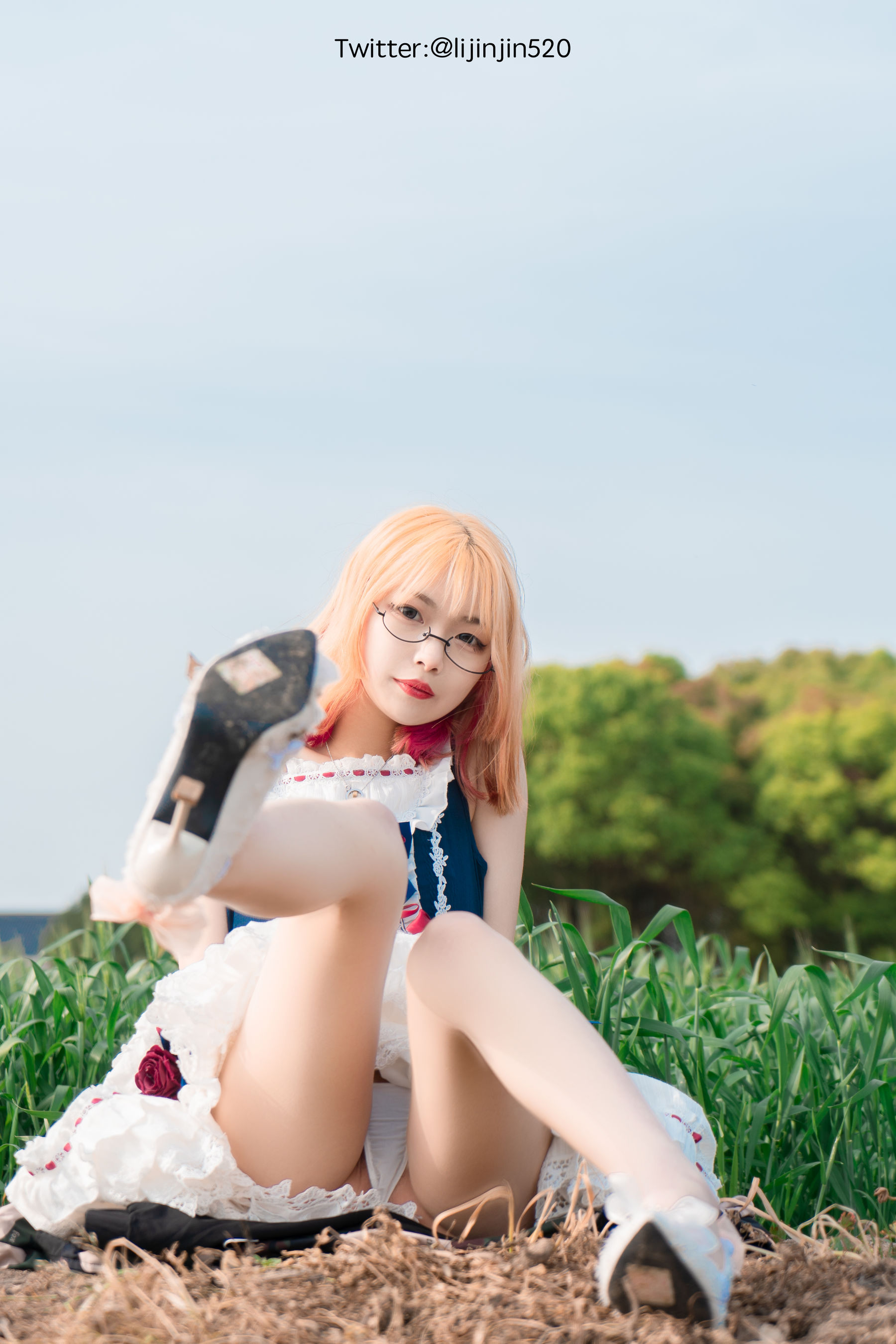 梨瑾瑾 – 户外LO裙 [22P]