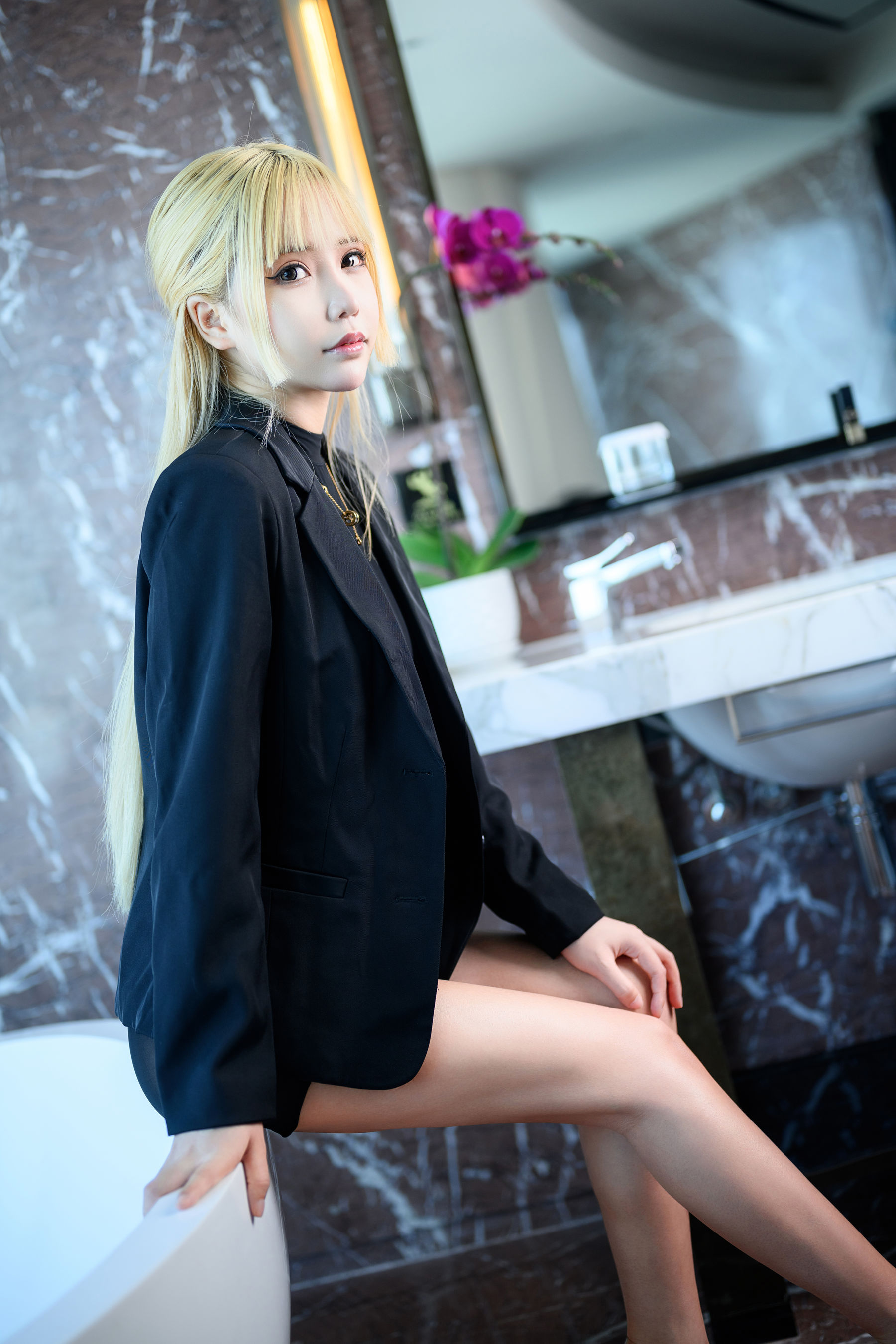二次元妹子抱走莫子aa – 私人助理 [63P]