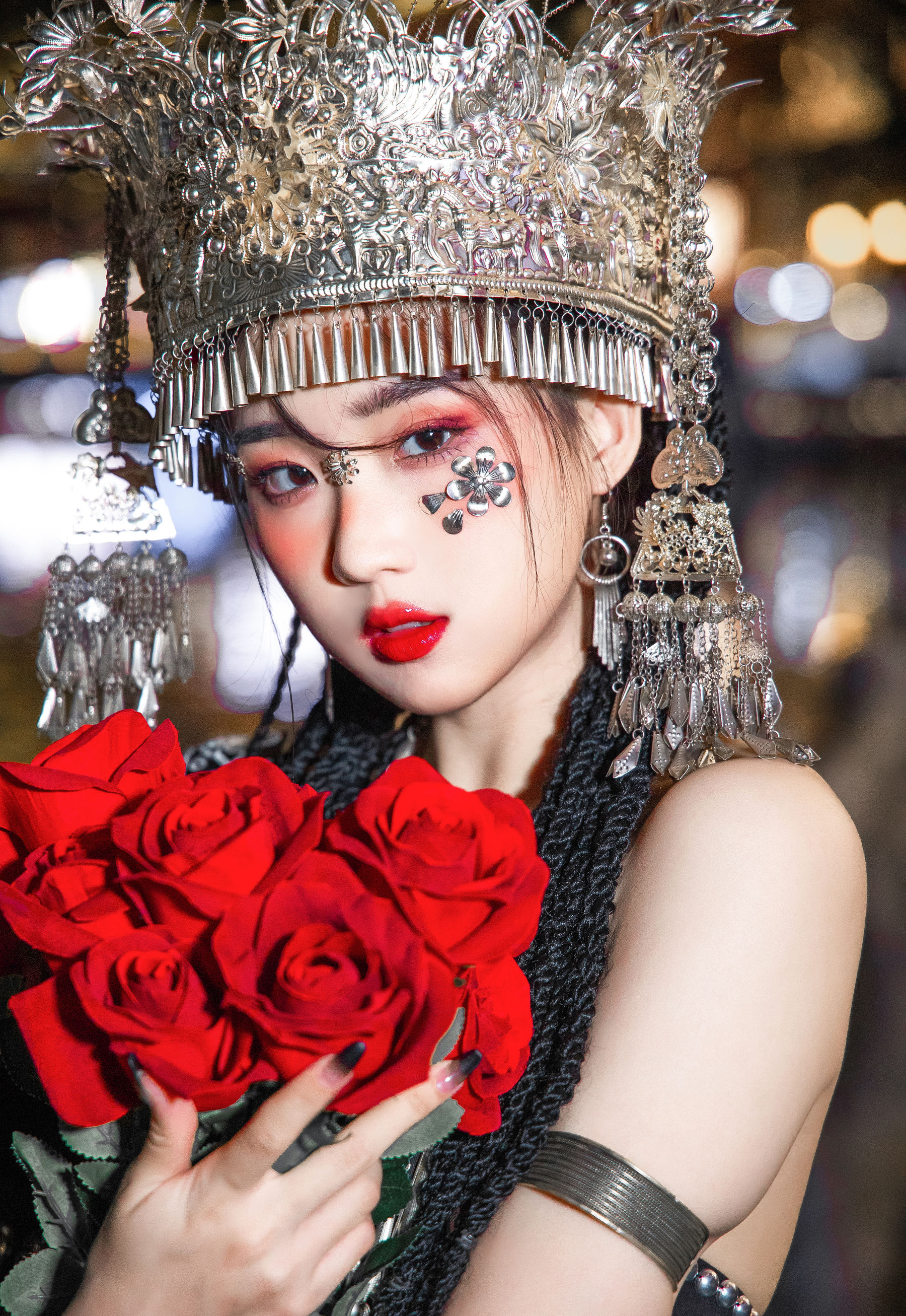 瓦斯塔亚小龙虾 – 苗疆女子 [18P]