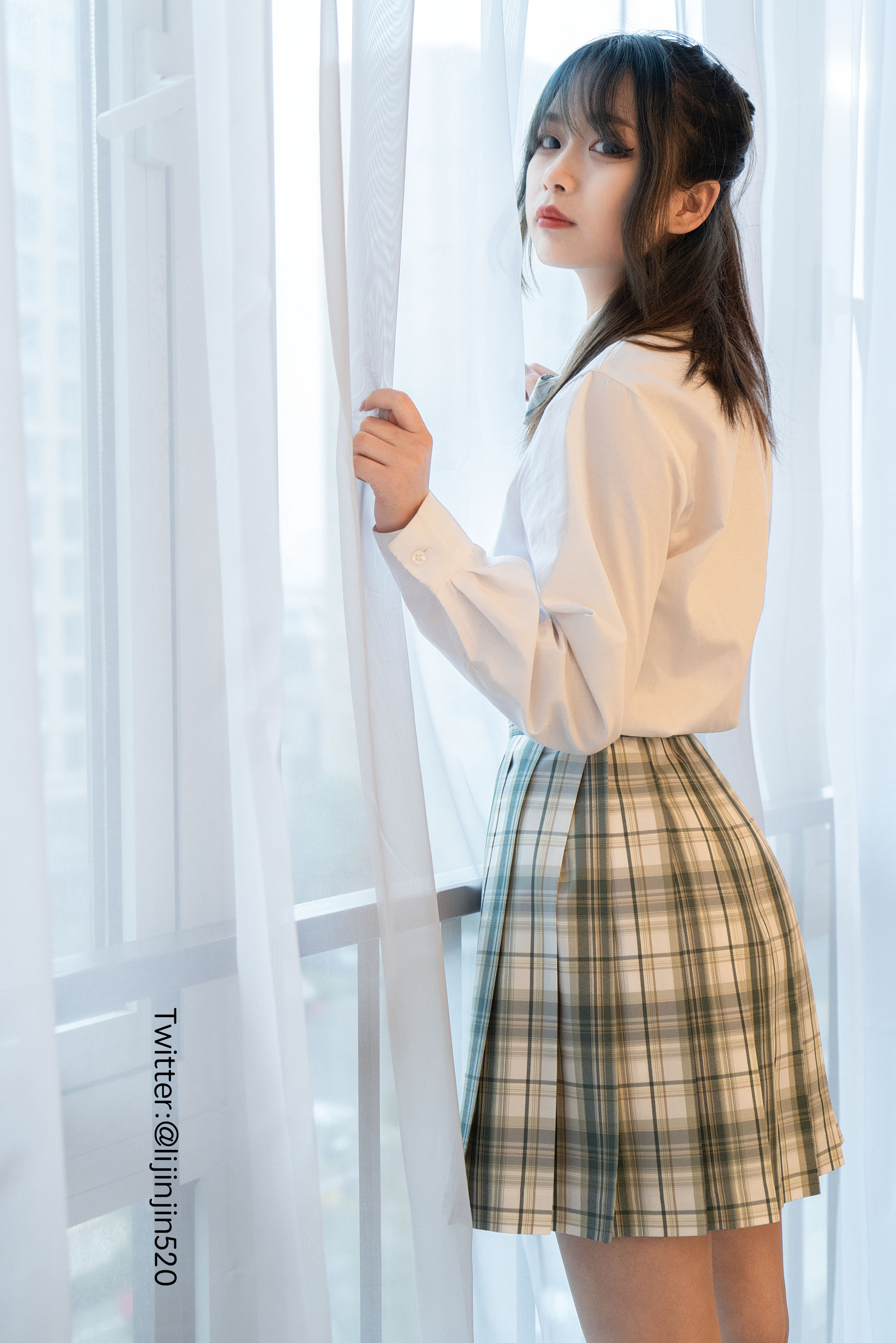 梨瑾瑾 – 室内JK [25P]