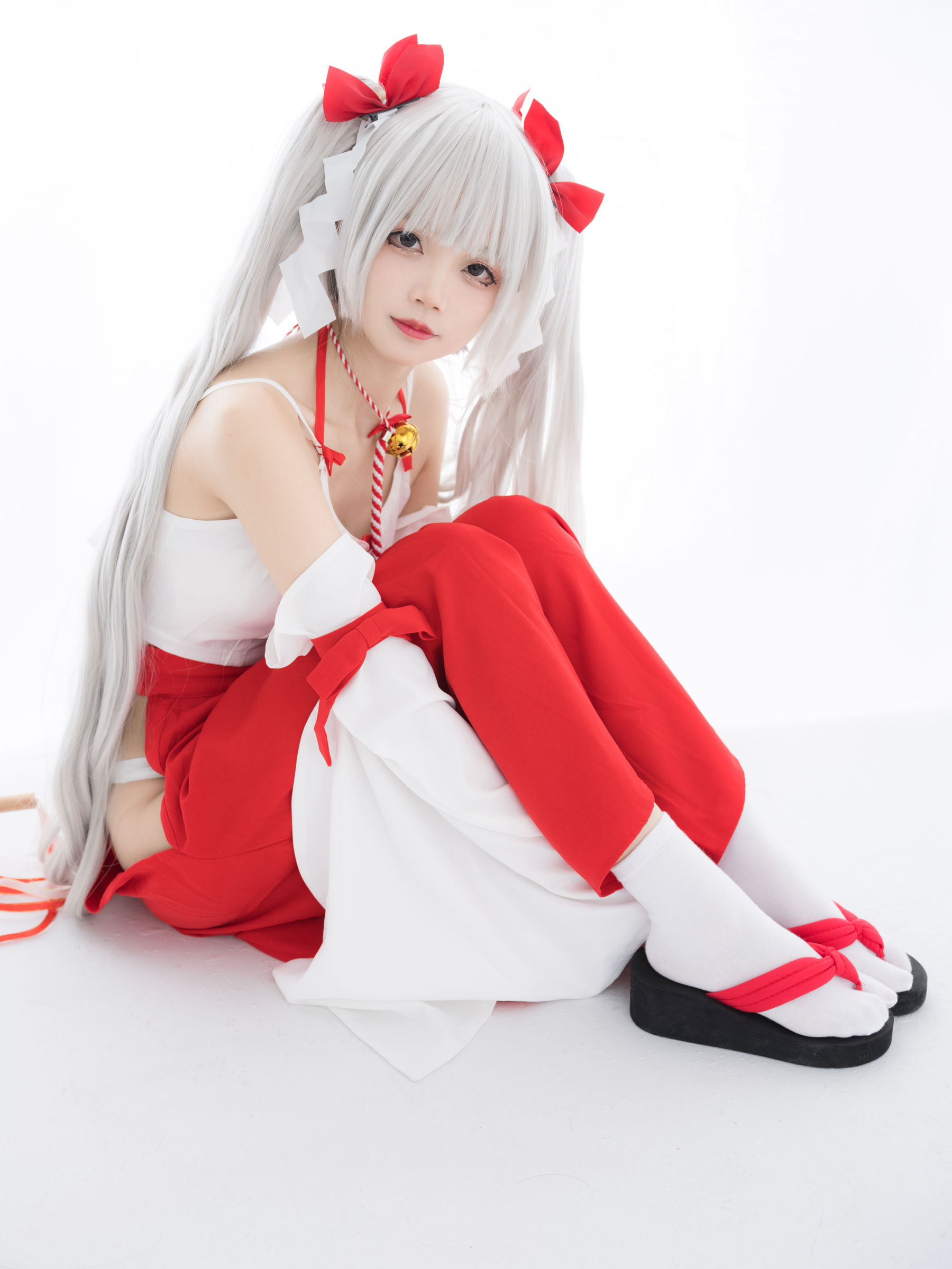 清纯少女五更百鬼 – 女巫 [14P]