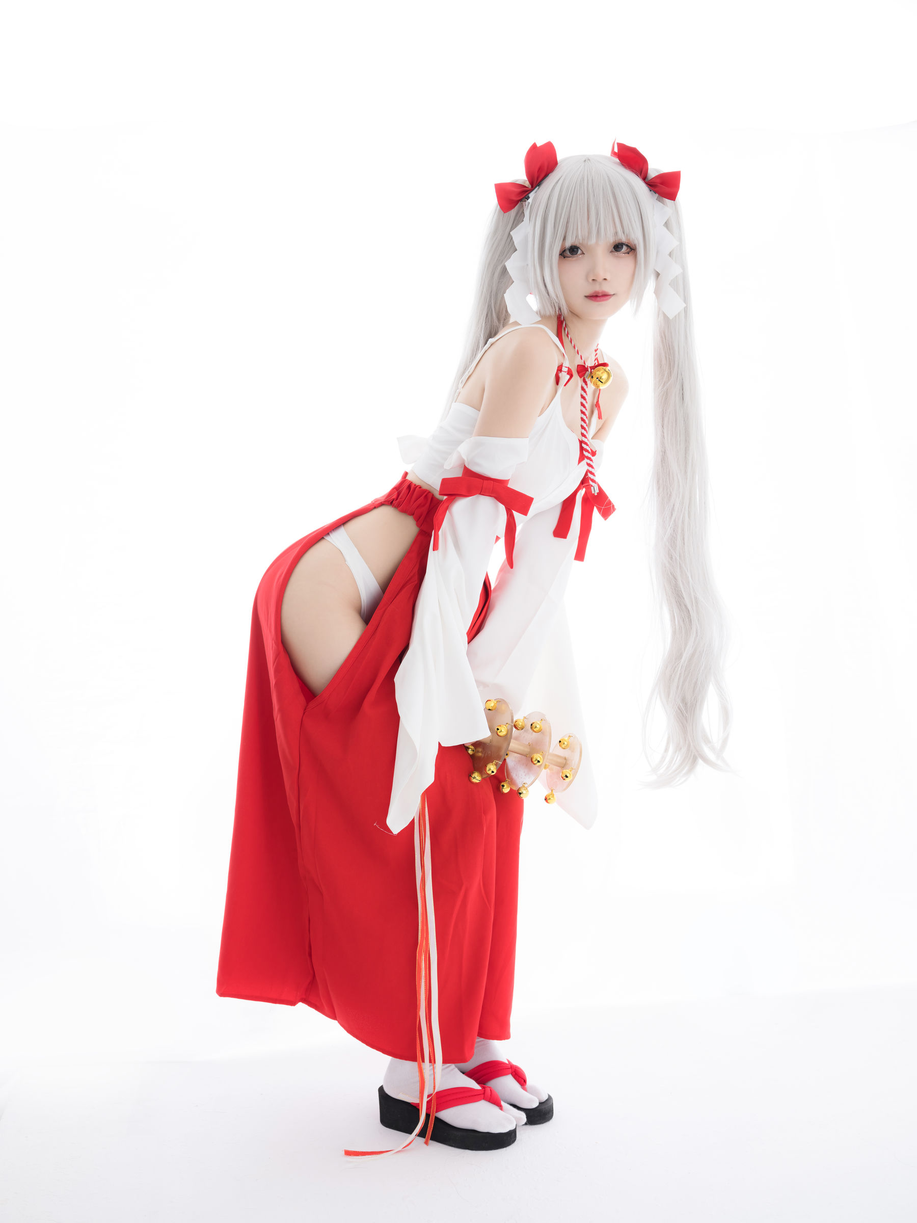 清纯少女五更百鬼 – 女巫 [14P]