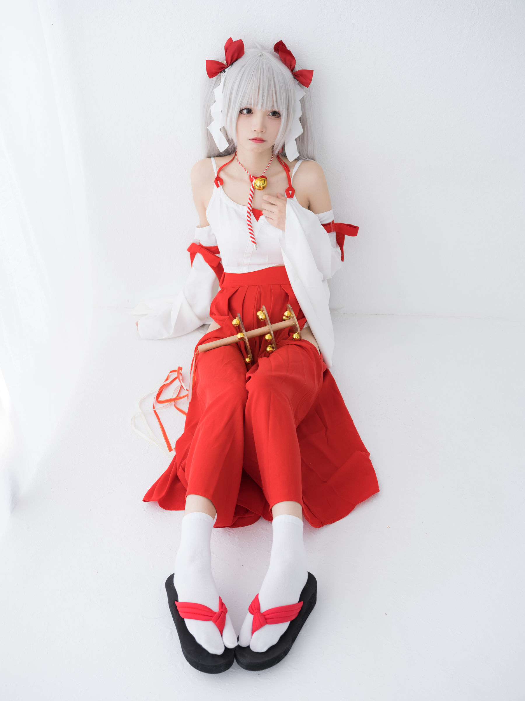 清纯少女五更百鬼 – 女巫 [14P]