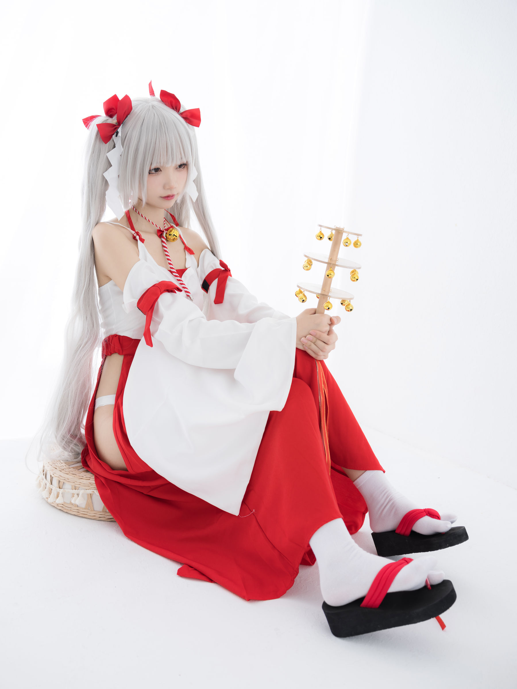 清纯少女五更百鬼 – 女巫 [14P]