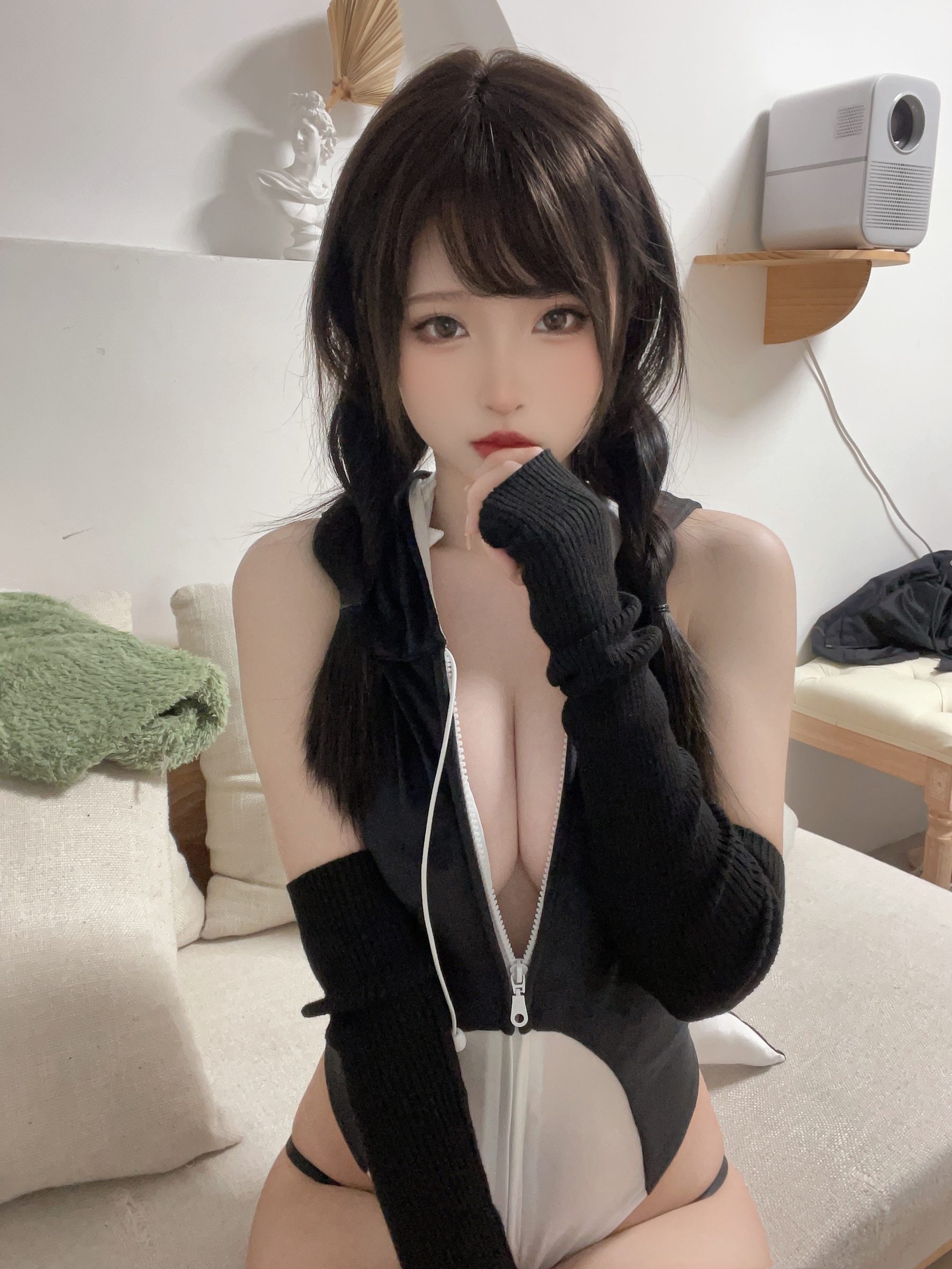 清水由乃 – 鲸鱼妹妹 [51P]