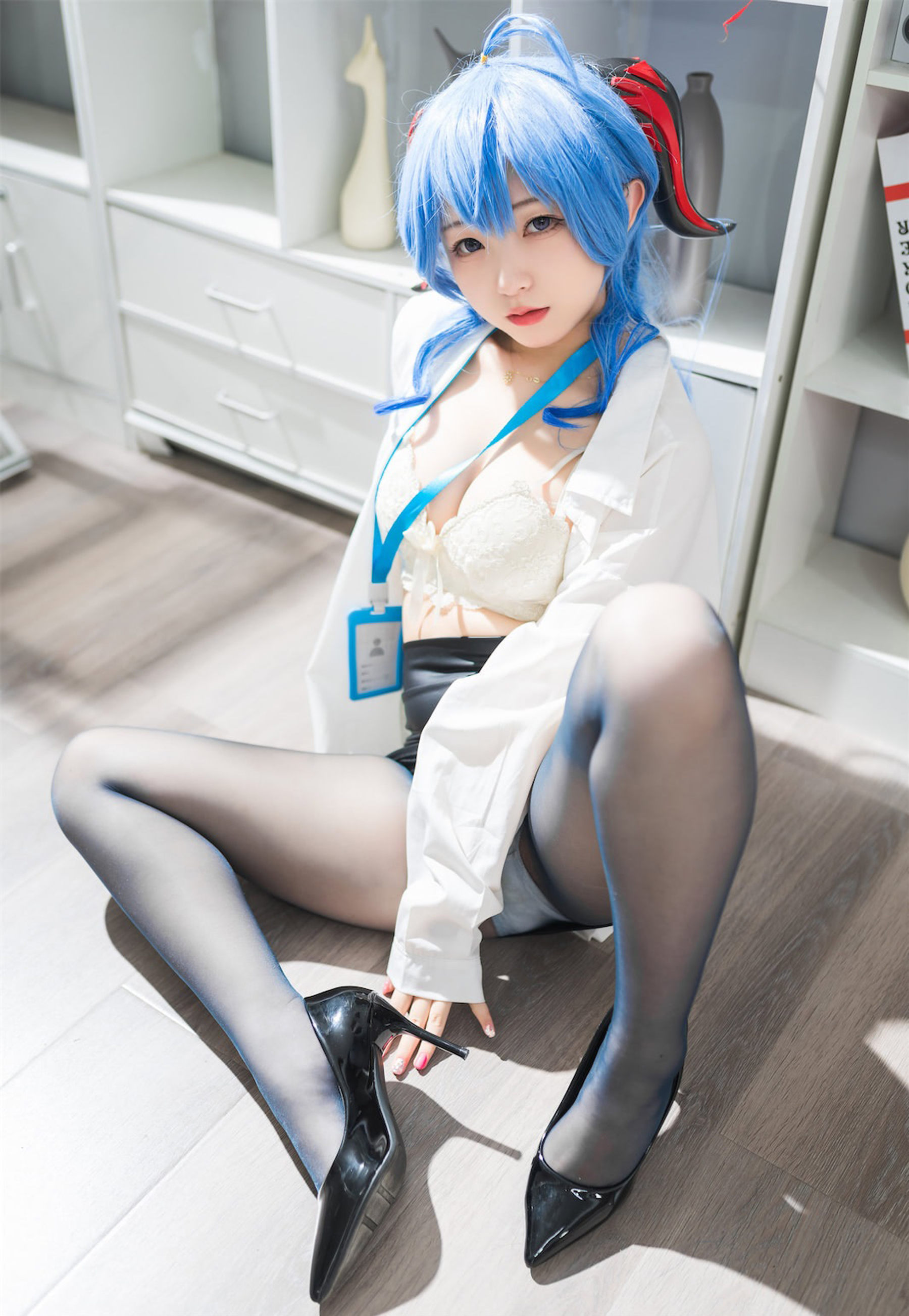 花铃 – 甘雨秘书OL [93P]