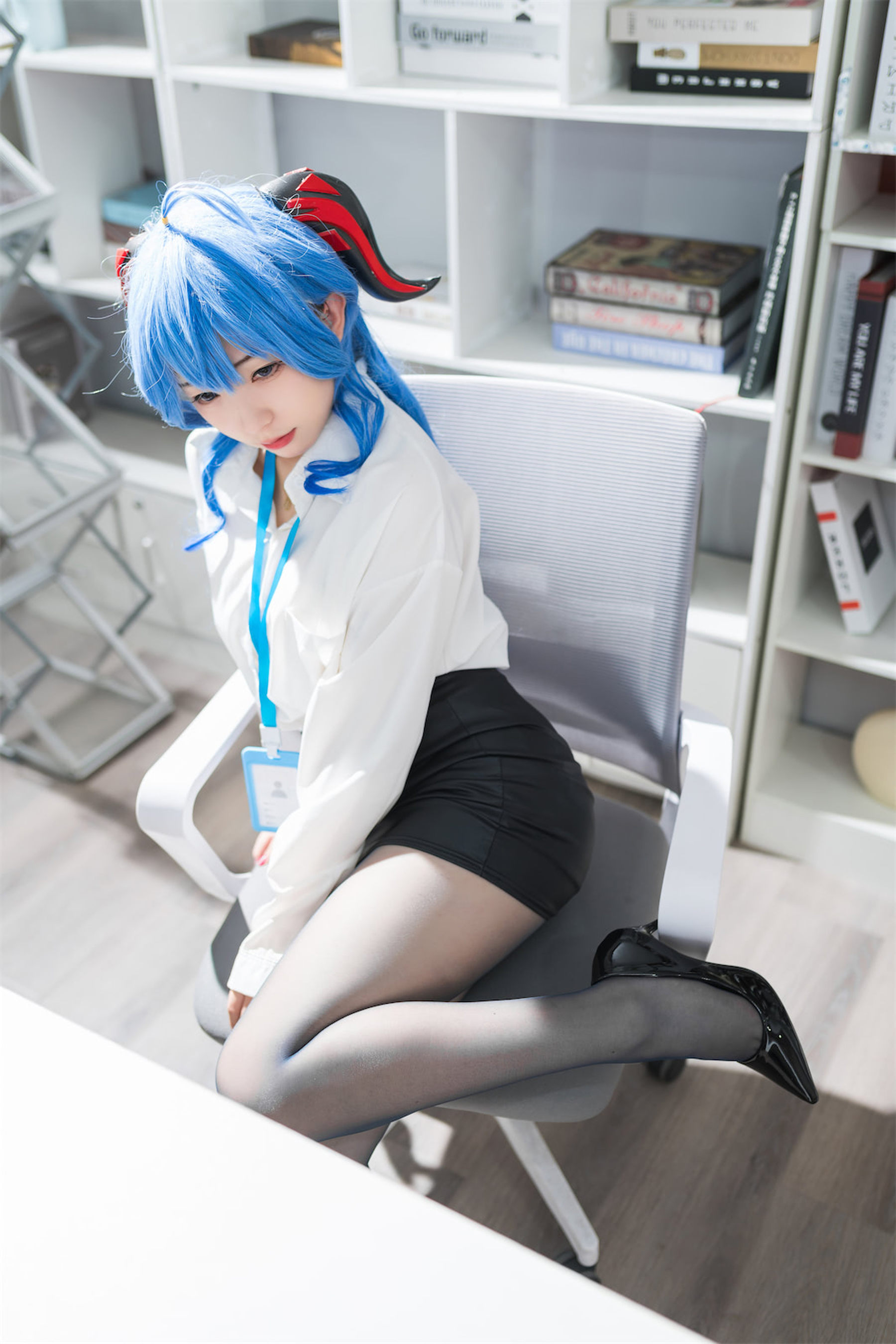 花铃 – 甘雨秘书OL [93P]