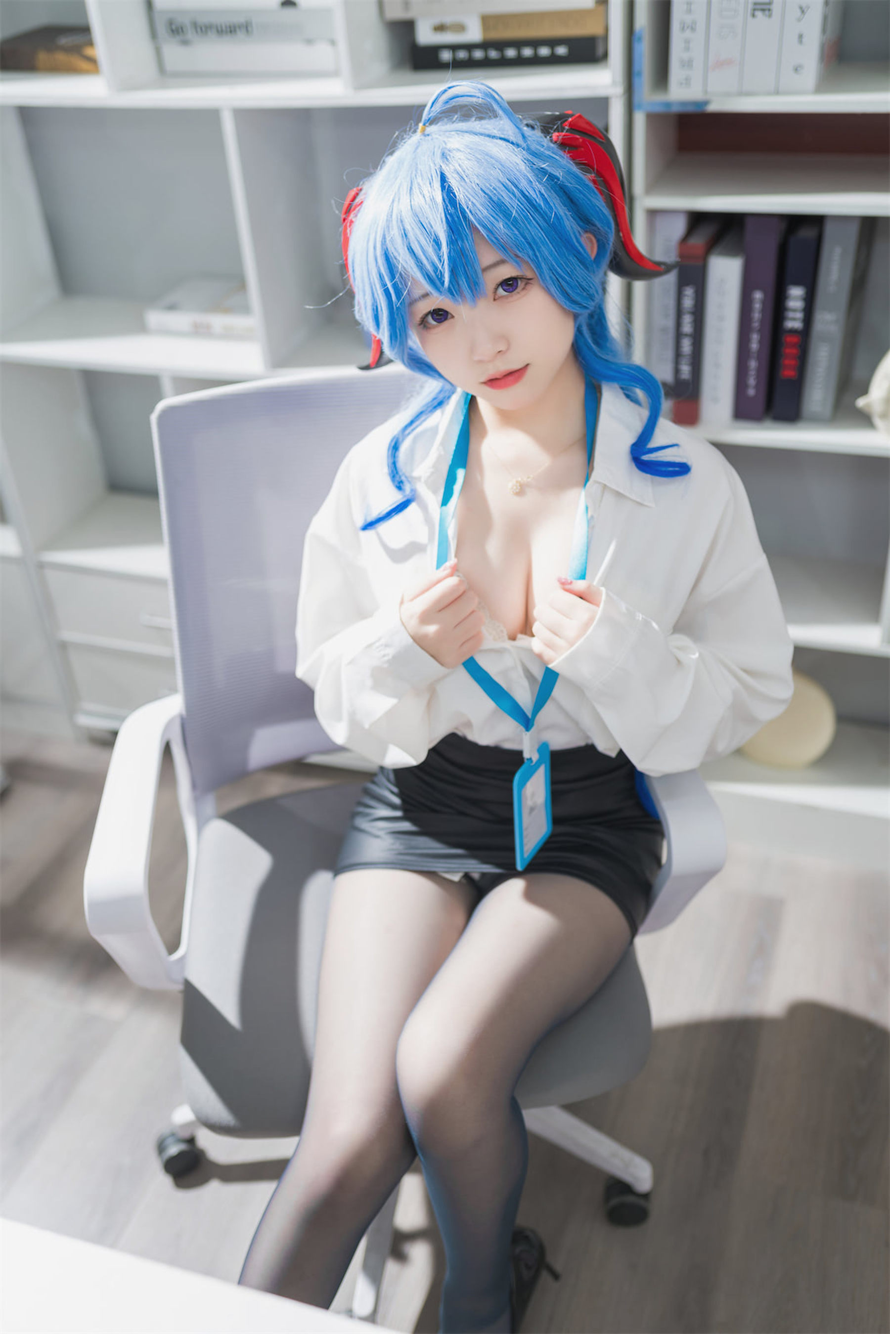 花铃 – 甘雨秘书OL [93P]