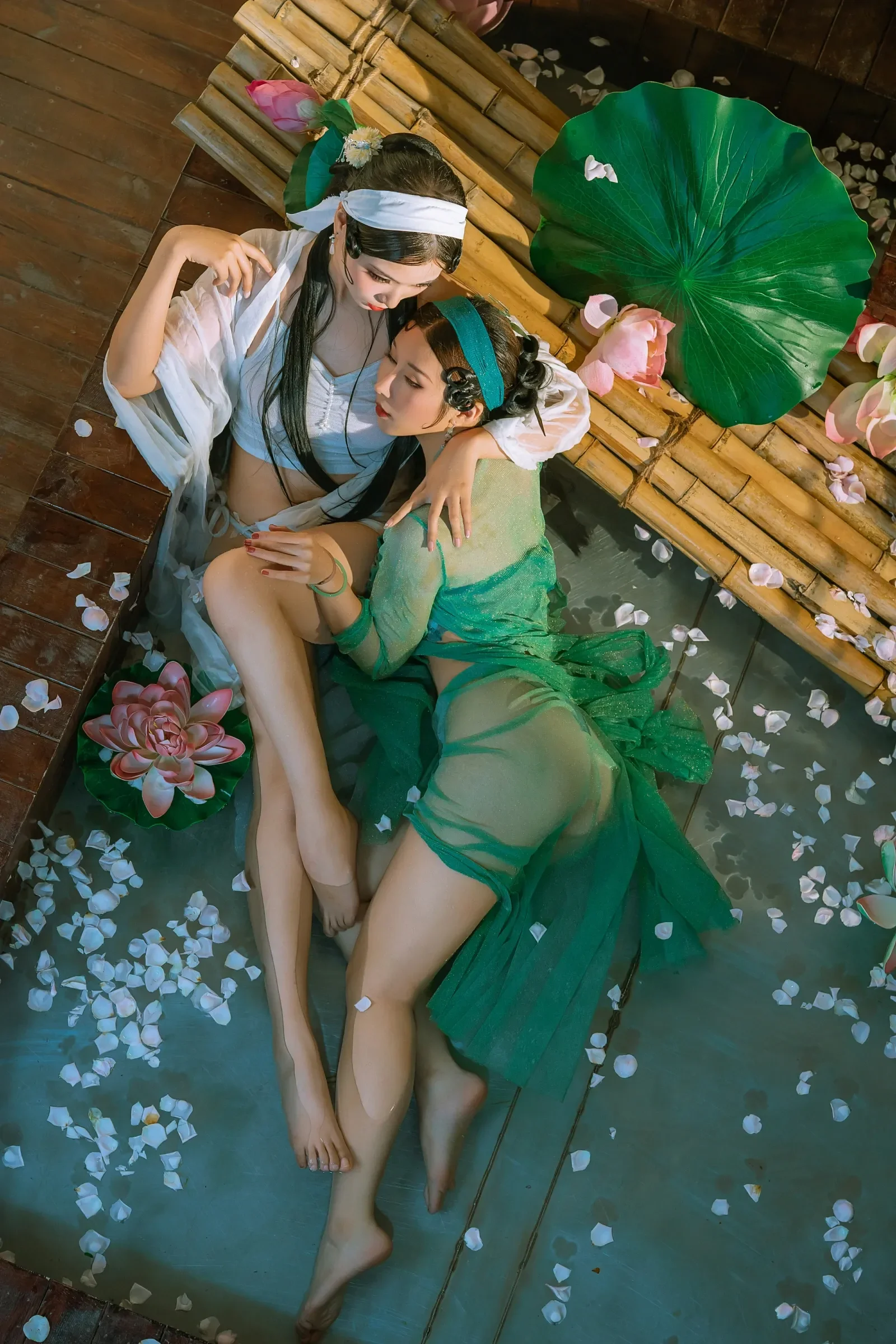 云溪溪&轩萧学姐 – 白娘子&青蛇 [26P]